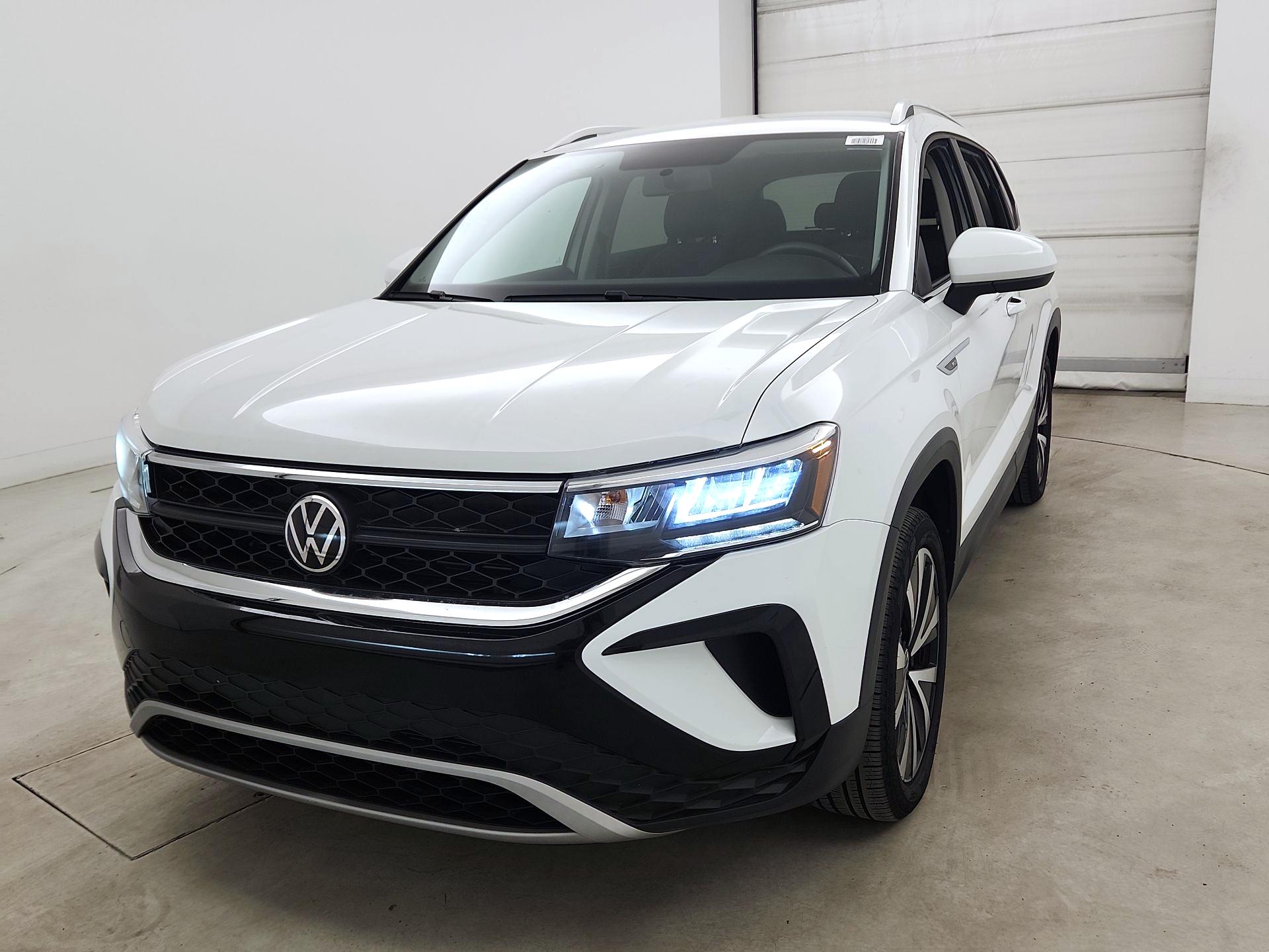 Thumbnail: 2022 Volkswagen Taos - 3