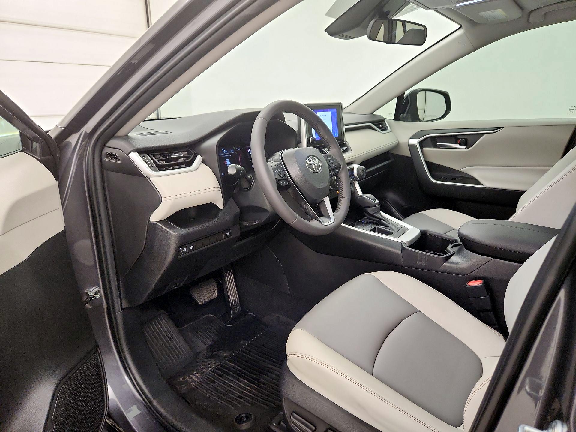 Thumbnail: 2023 Toyota RAV4 - 9