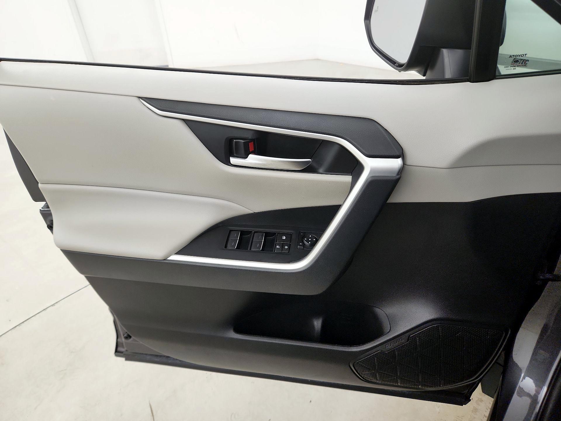 Thumbnail: 2023 Toyota RAV4 - 10