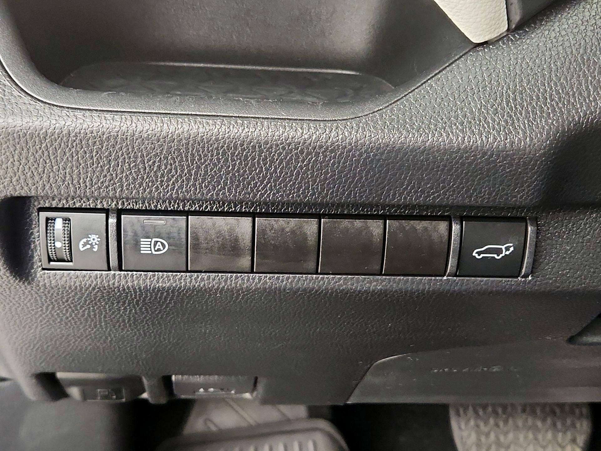 Thumbnail: 2023 Toyota RAV4 - 11