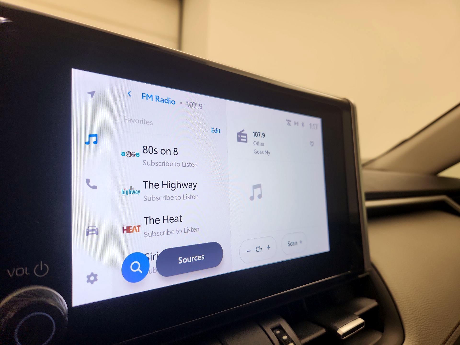 Thumbnail: 2023 Toyota RAV4 - 14