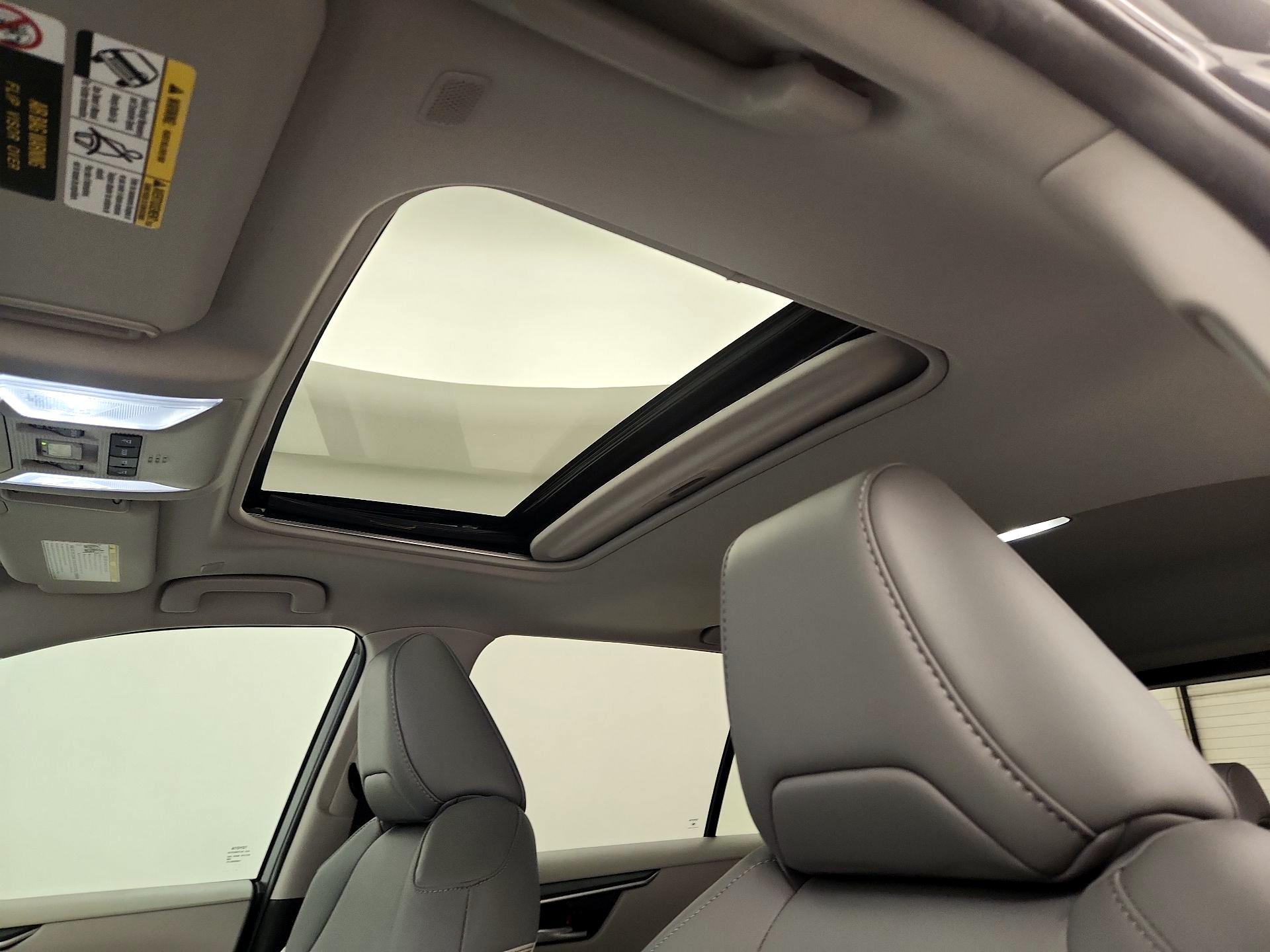 Thumbnail: 2023 Toyota RAV4 - 18