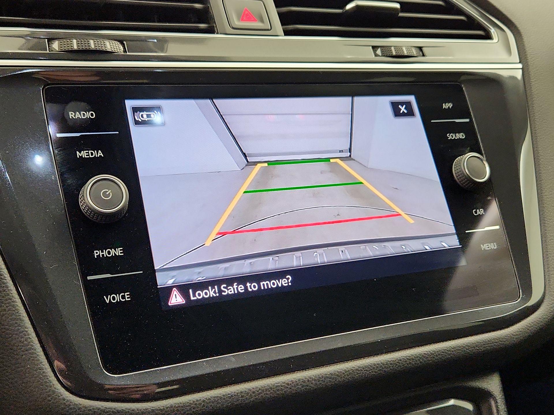 Thumbnail: 2022 Volkswagen Tiguan - 12