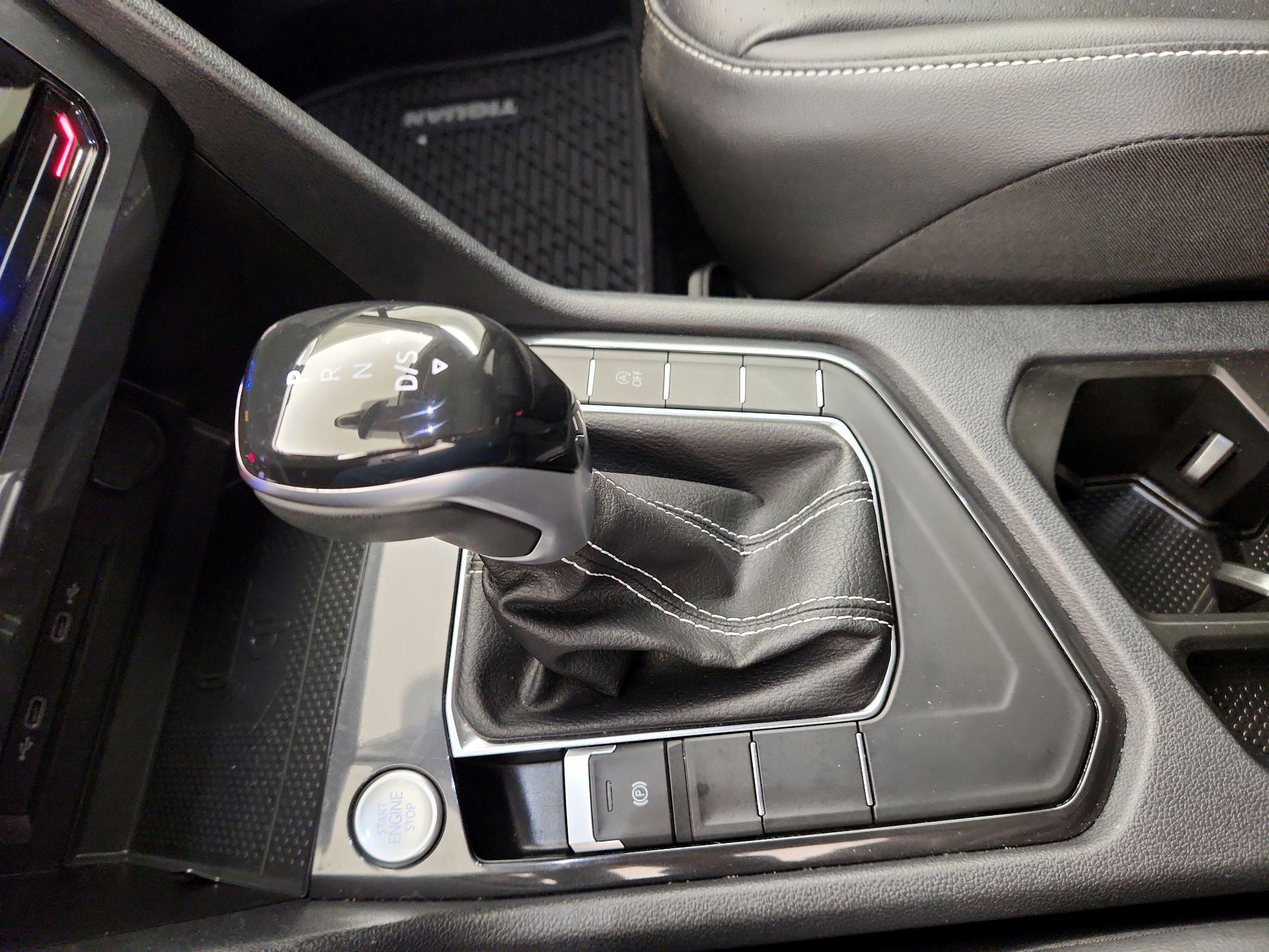 Thumbnail: 2022 Volkswagen Tiguan - 15