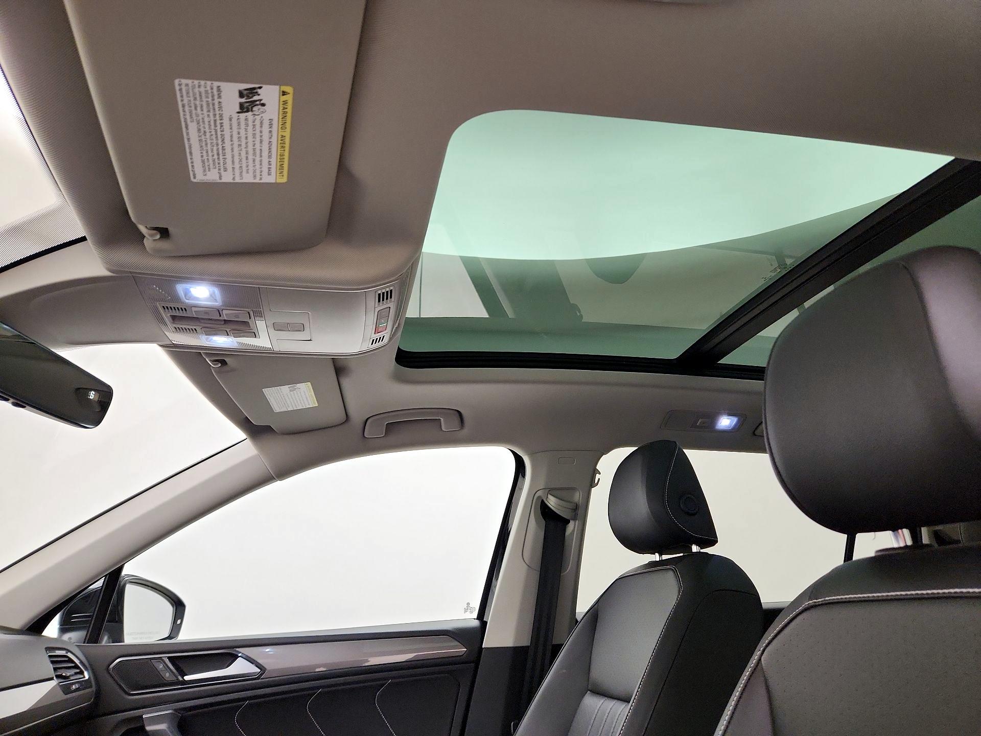 Thumbnail: 2022 Volkswagen Tiguan - 17