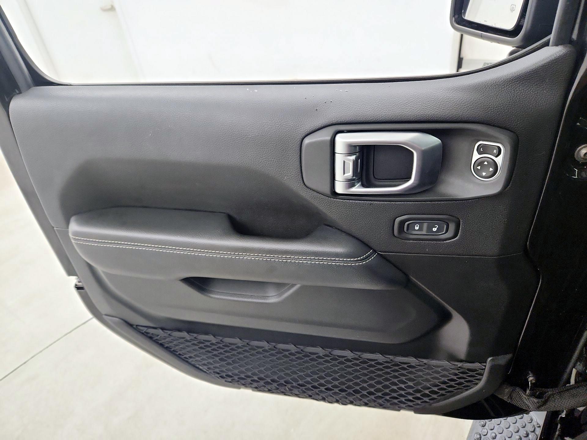 Thumbnail: 2020 Jeep Wrangler - 12