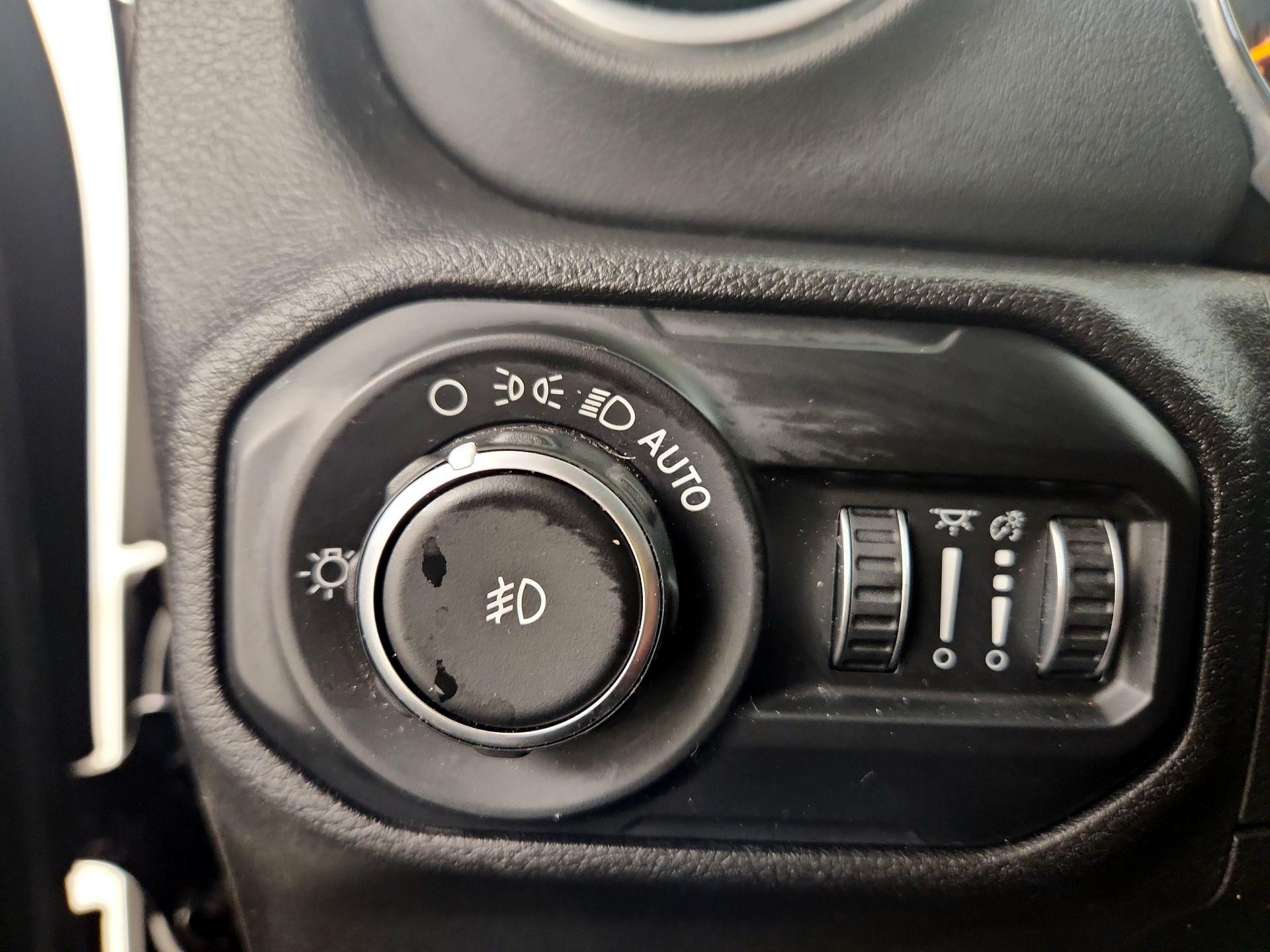 Thumbnail: 2020 Jeep Wrangler - 13