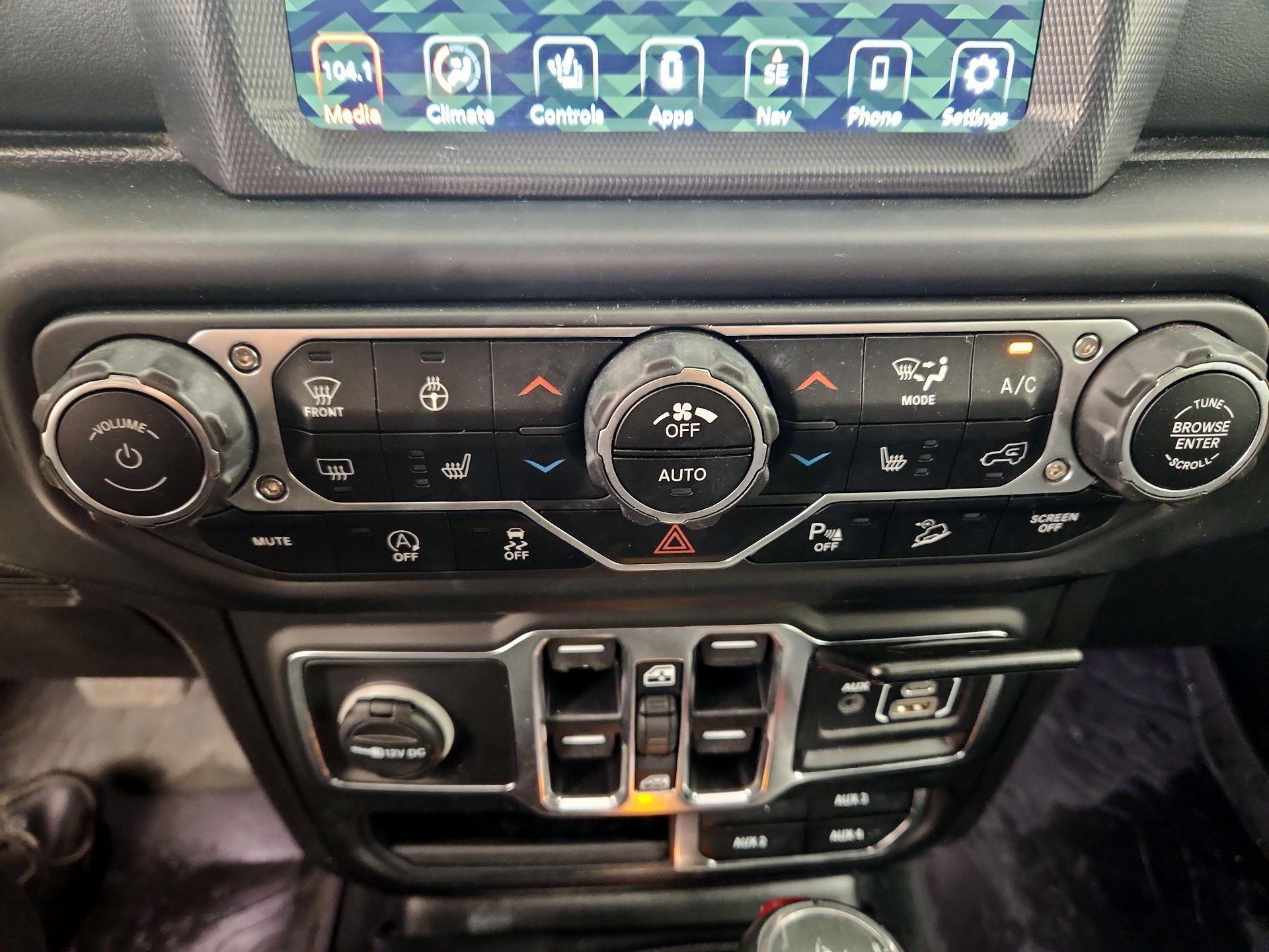 Thumbnail: 2020 Jeep Wrangler - 17