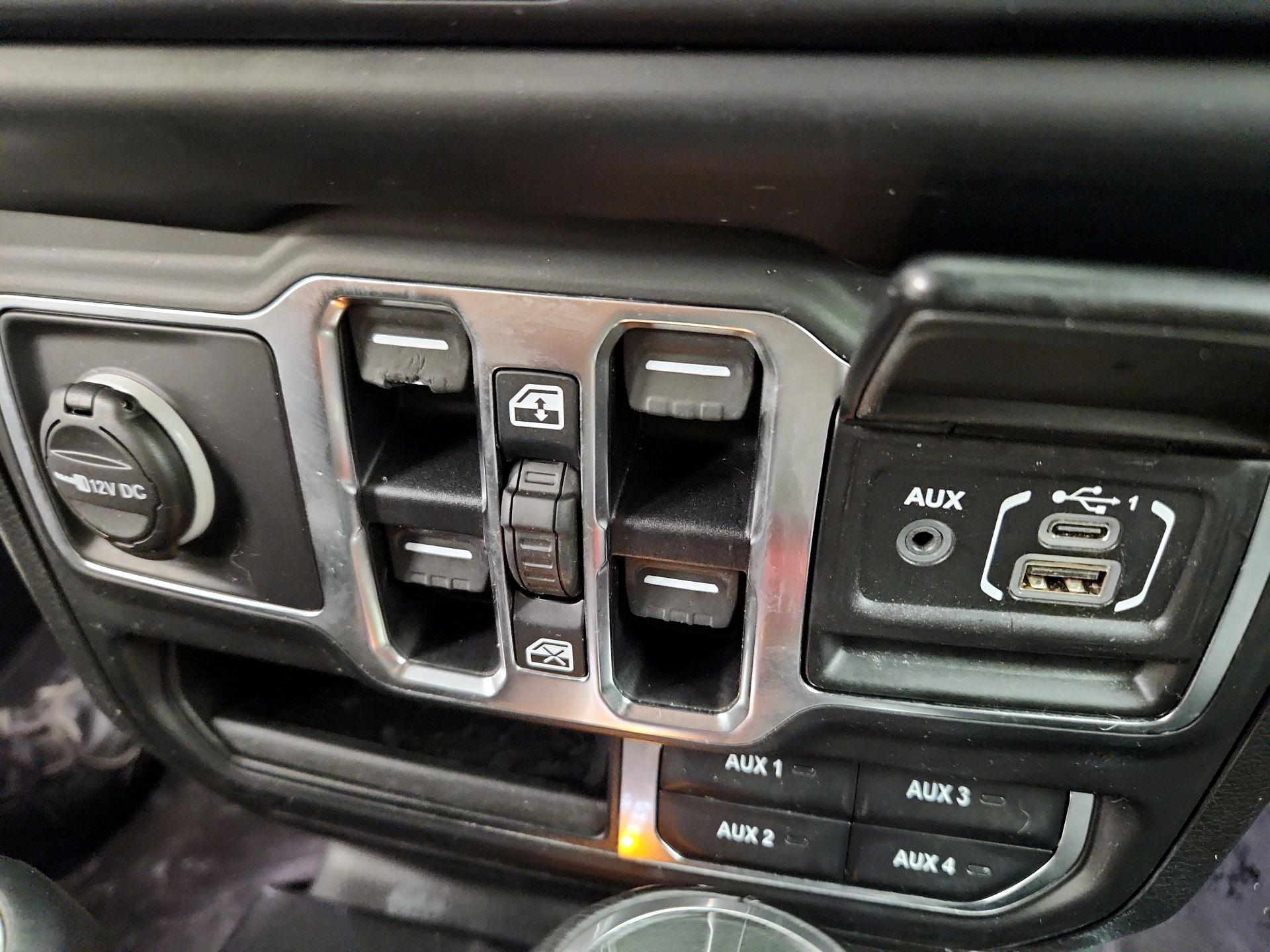 Thumbnail: 2020 Jeep Wrangler - 19
