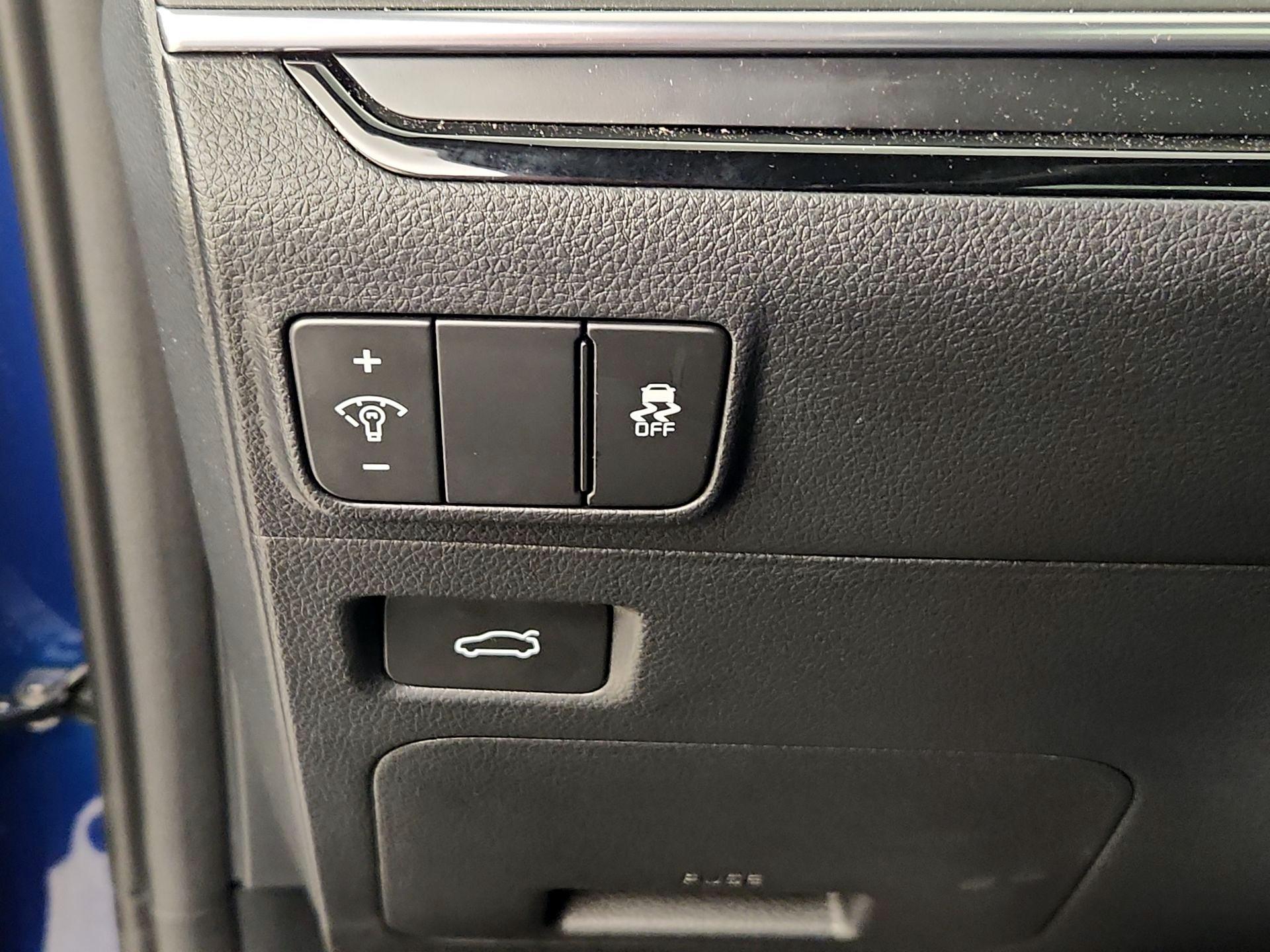 Thumbnail: 2025 Kia K5 - 11