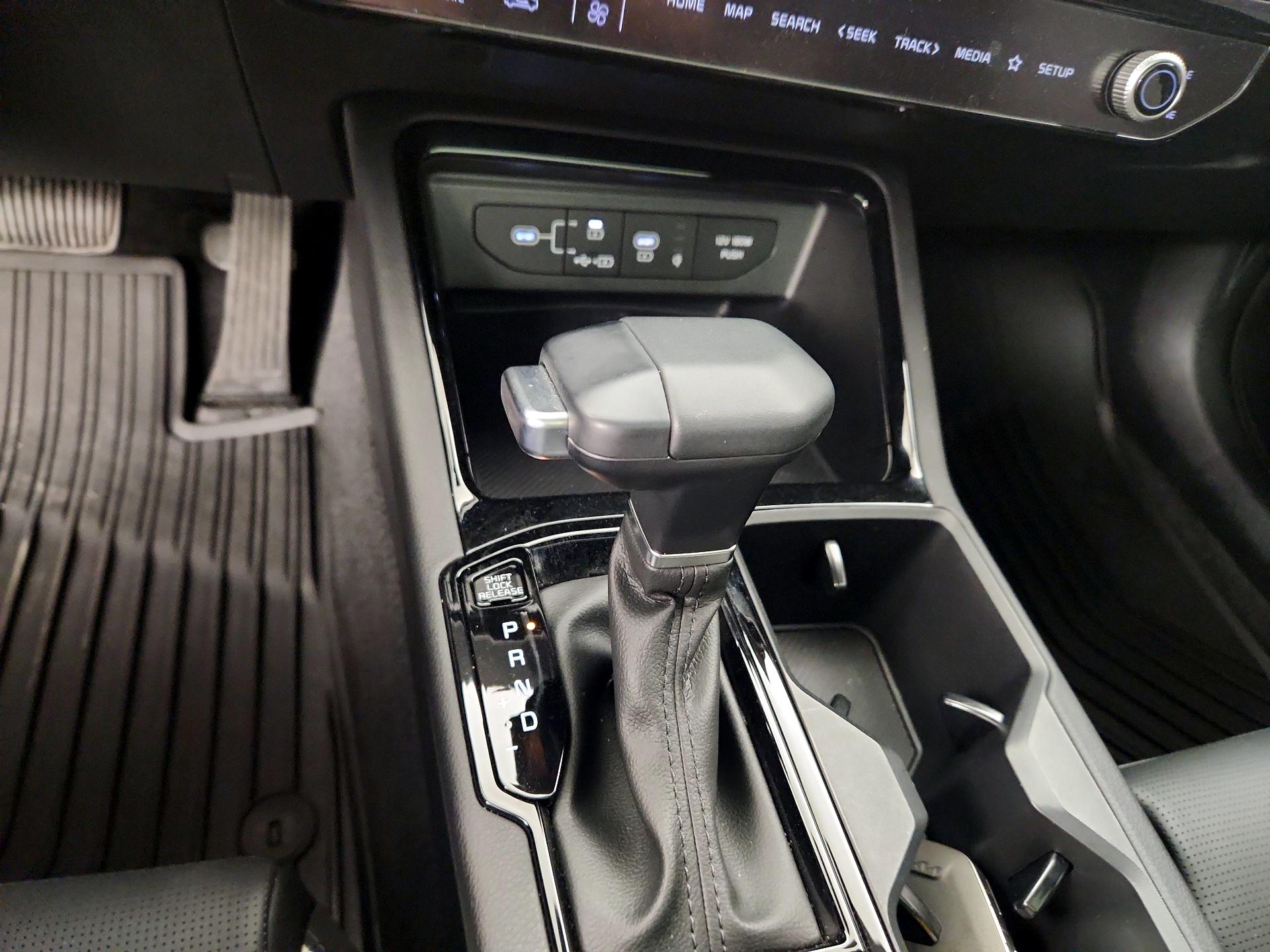 Thumbnail: 2025 Kia K5 - 16