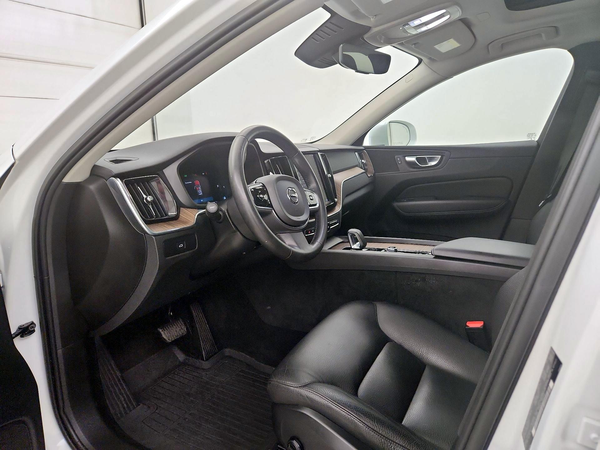 Thumbnail: 2023 Volvo XC60 - 9