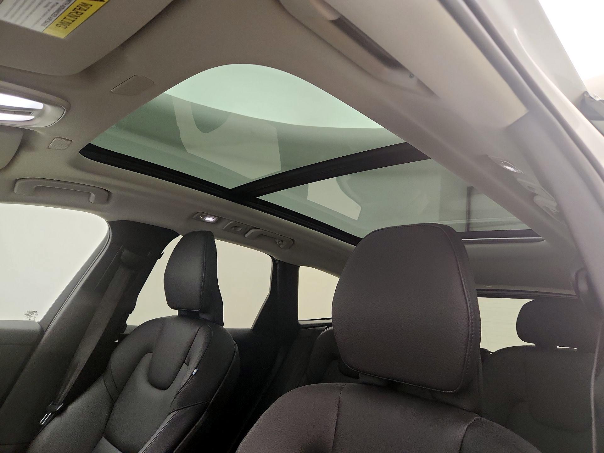 Thumbnail: 2023 Volvo XC60 - 18