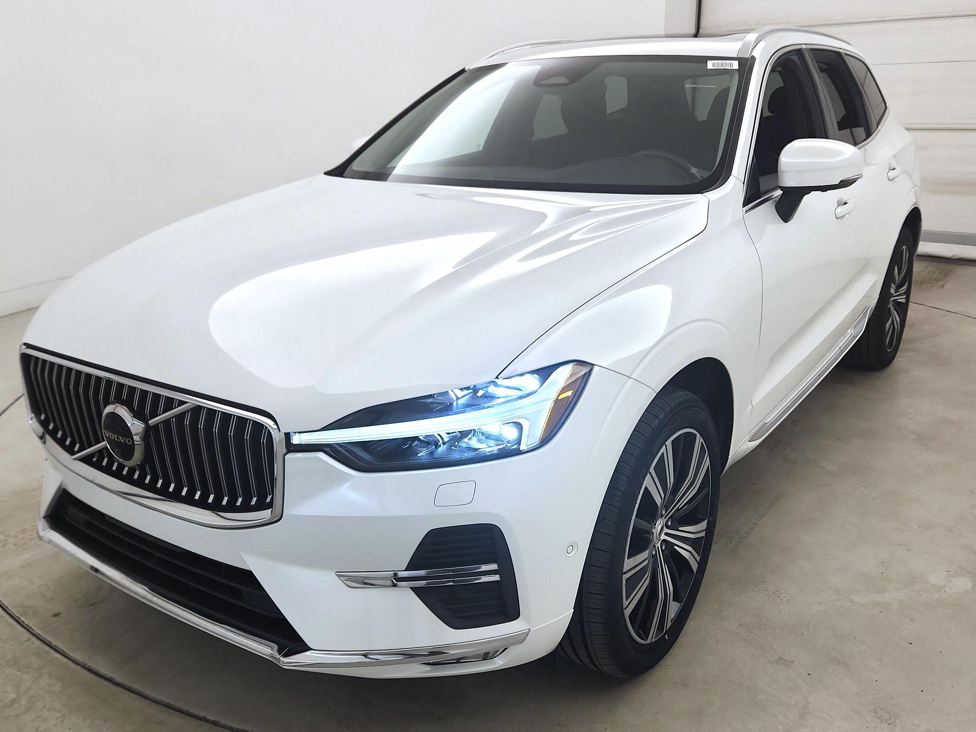 Thumbnail: 2023 Volvo XC60 - 3