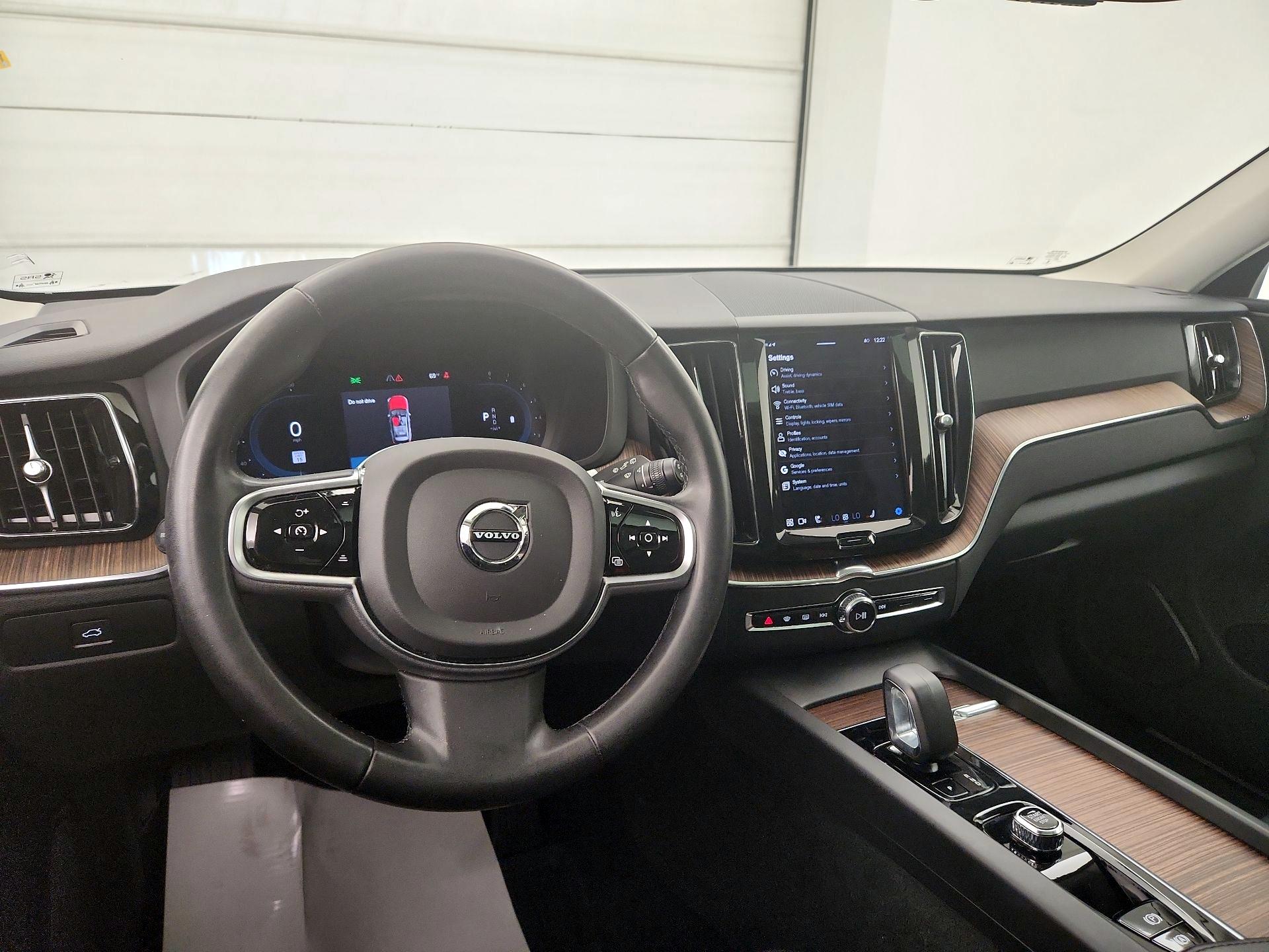 Thumbnail: 2023 Volvo XC60 - 8