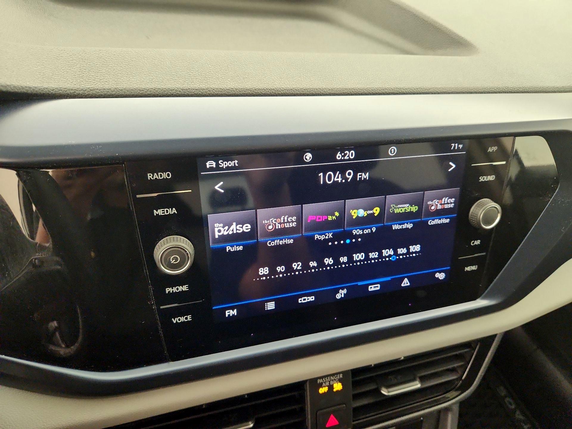 Thumbnail: 2022 Volkswagen Taos - 15