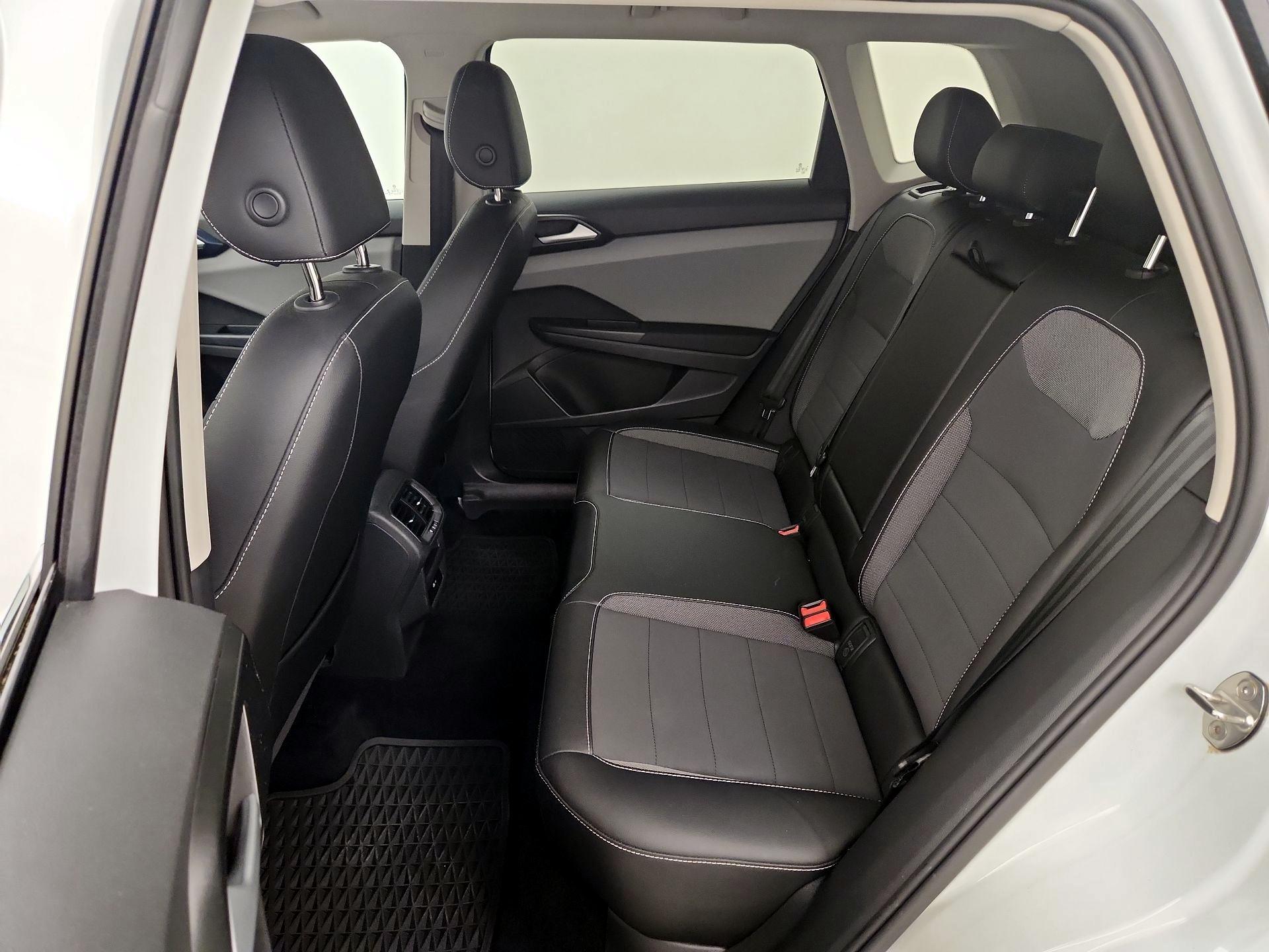 Thumbnail: 2022 Volkswagen Taos - 19