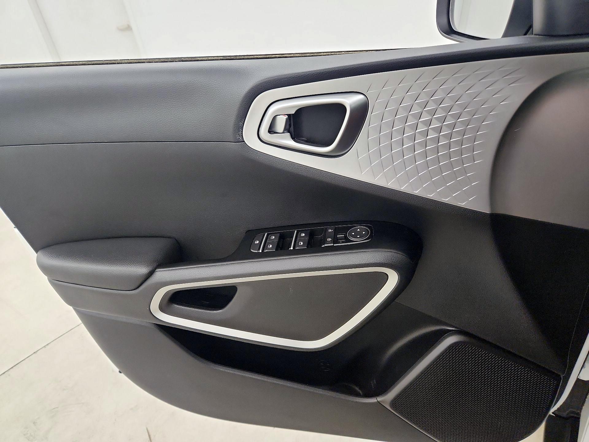 Thumbnail: 2020 Kia Soul - 10