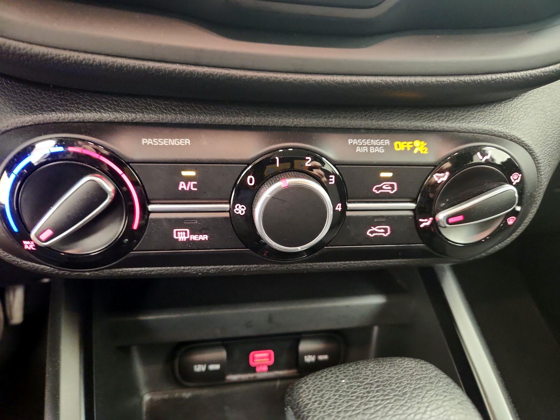 Thumbnail: 2020 Kia Soul - 14