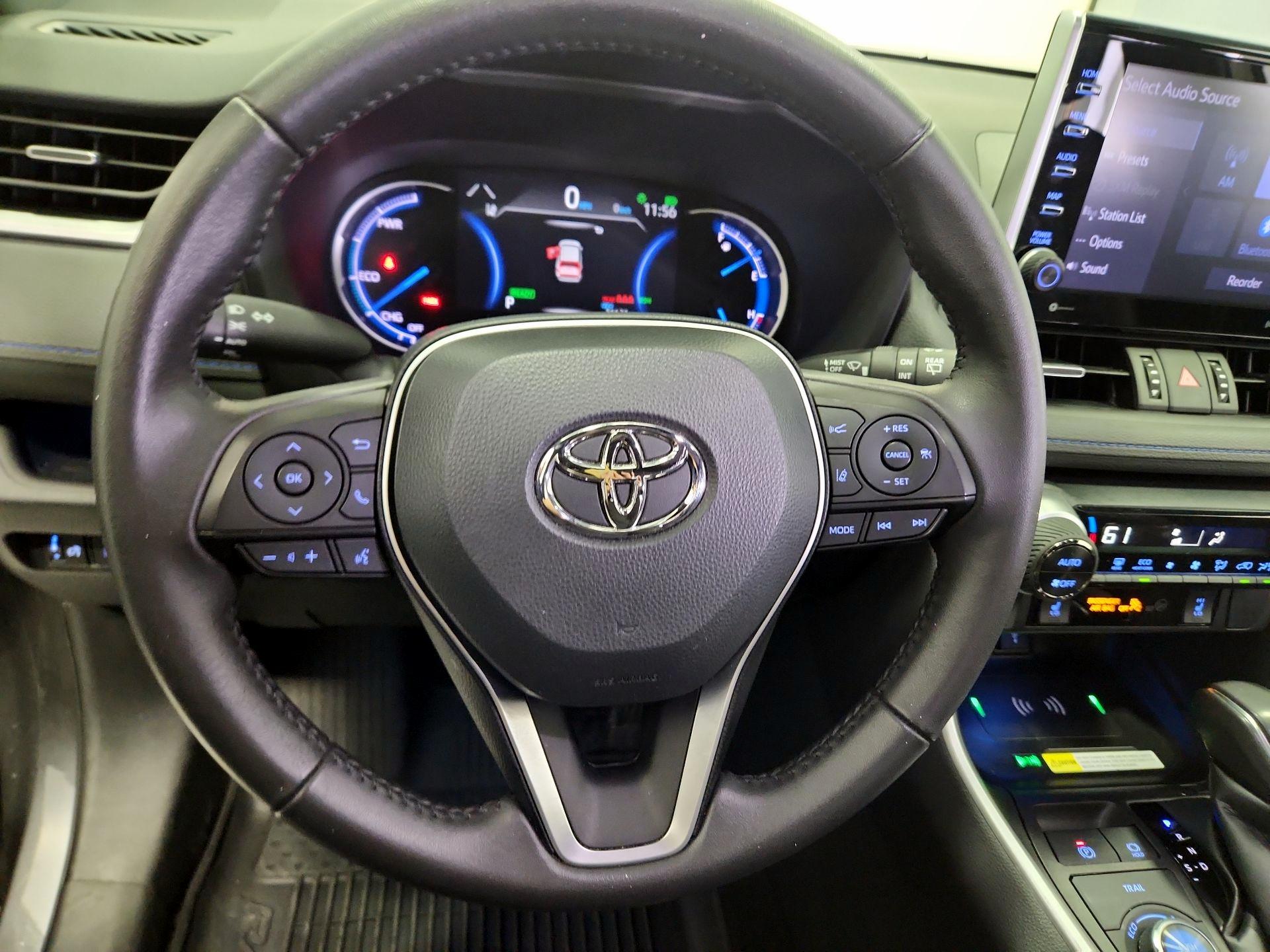 Thumbnail: 2022 Toyota RAV4 - 10