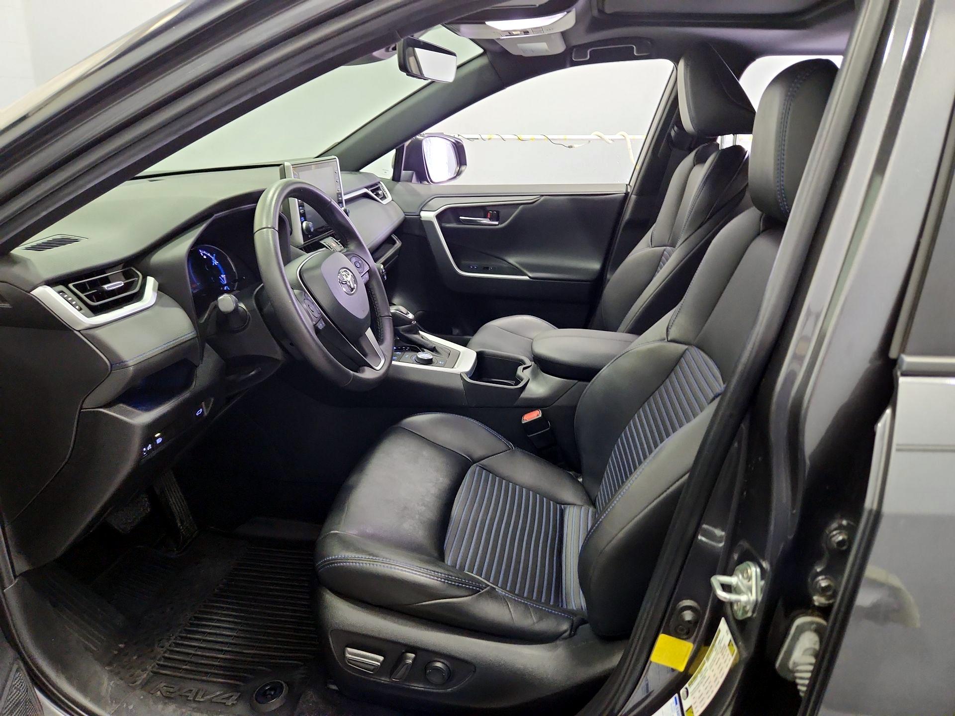 Thumbnail: 2022 Toyota RAV4 - 11