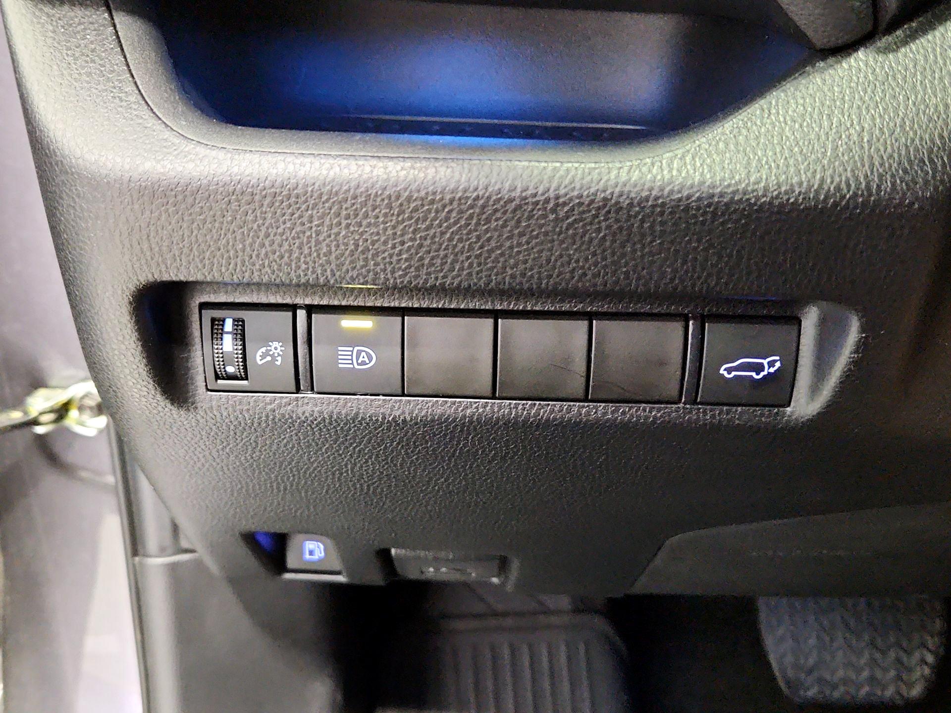 Thumbnail: 2022 Toyota RAV4 - 13