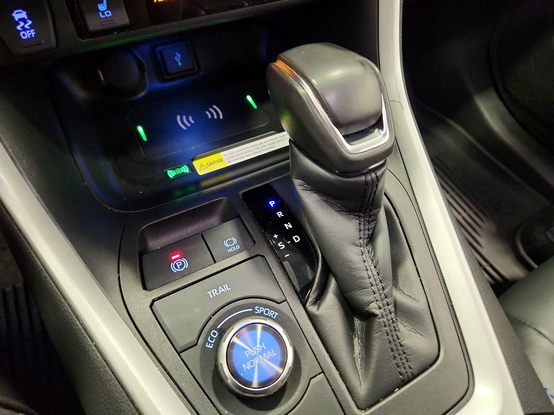 Thumbnail: 2022 Toyota RAV4 - 18