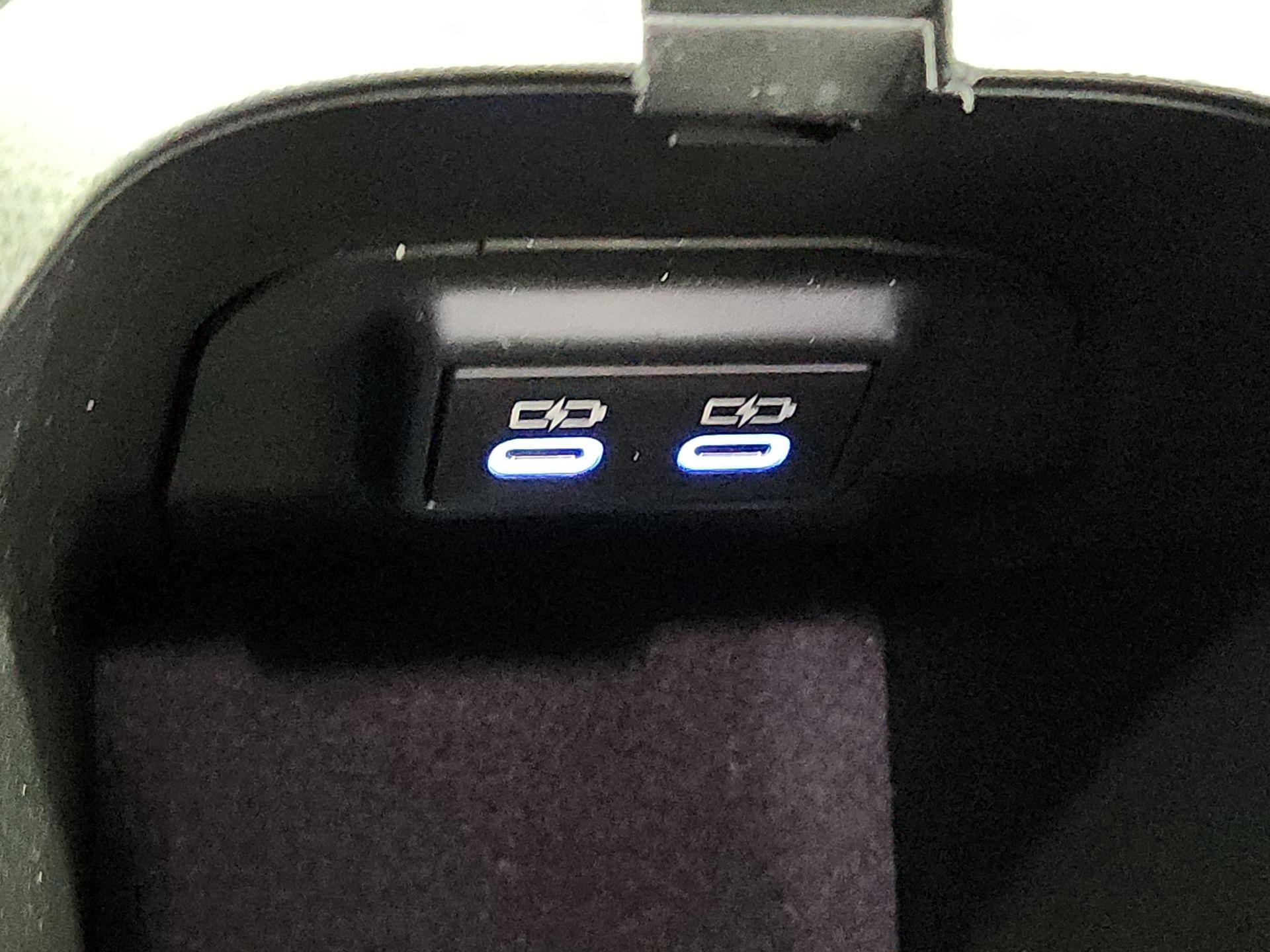 Thumbnail: 2022 Toyota RAV4 - 19