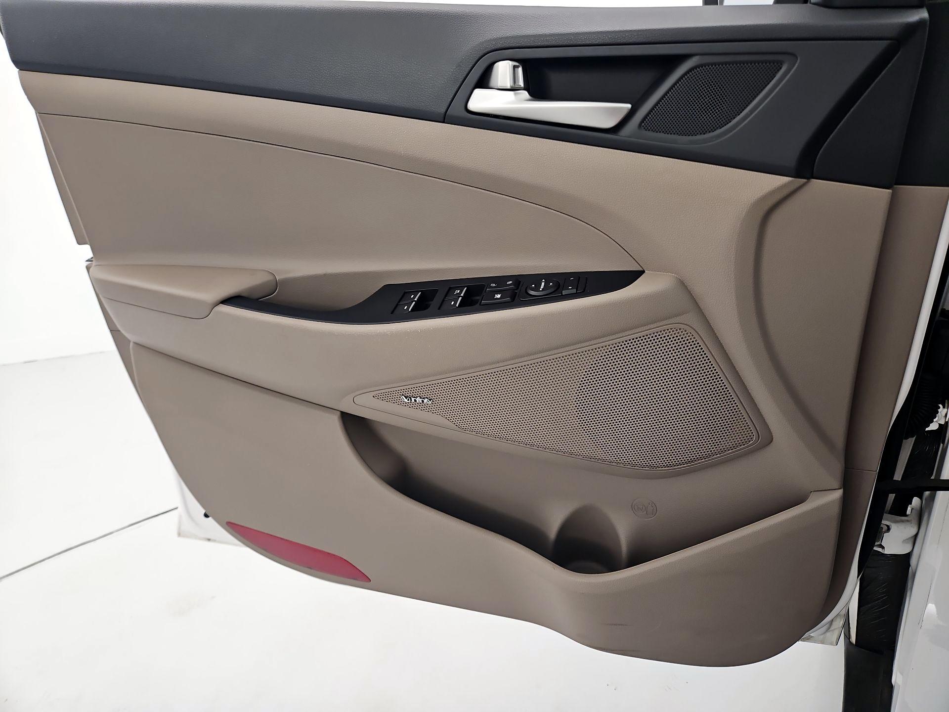 Thumbnail: 2020 Hyundai Tucson - 12