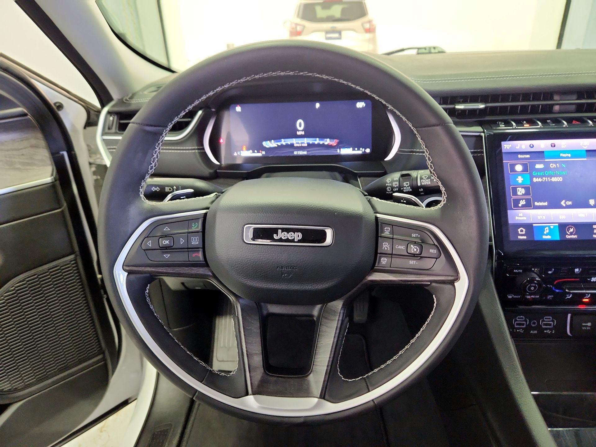 Thumbnail: 2023 Jeep Grand Cherokee - 10