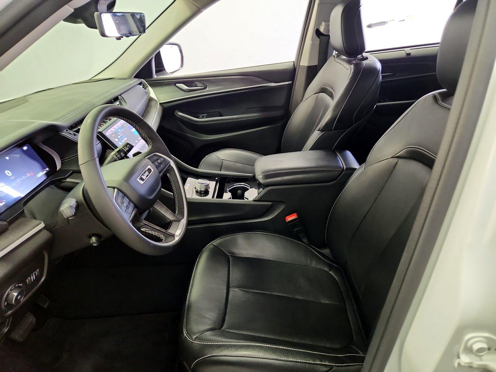 Thumbnail: 2023 Jeep Grand Cherokee - 11