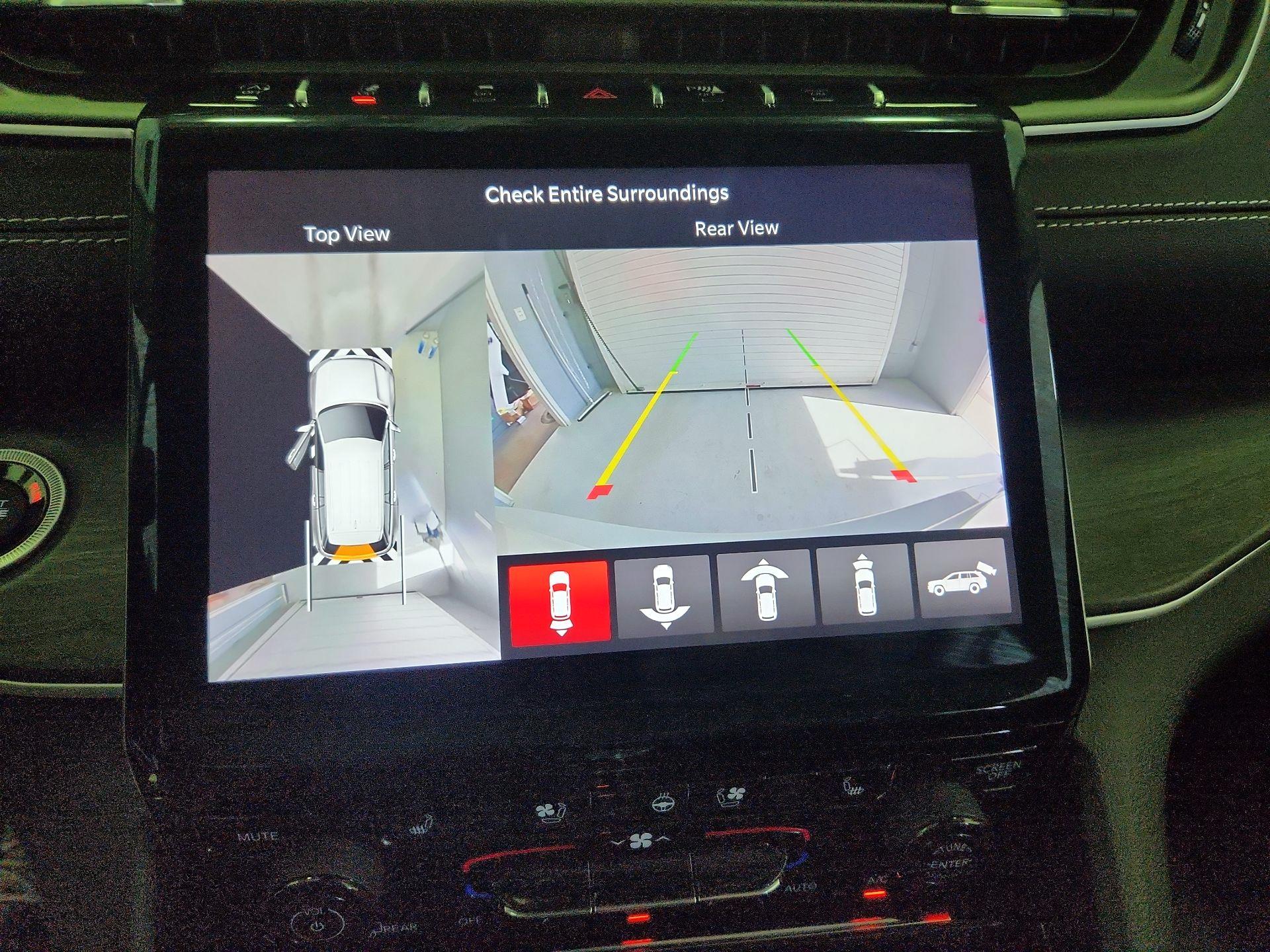 Thumbnail: 2023 Jeep Grand Cherokee - 14