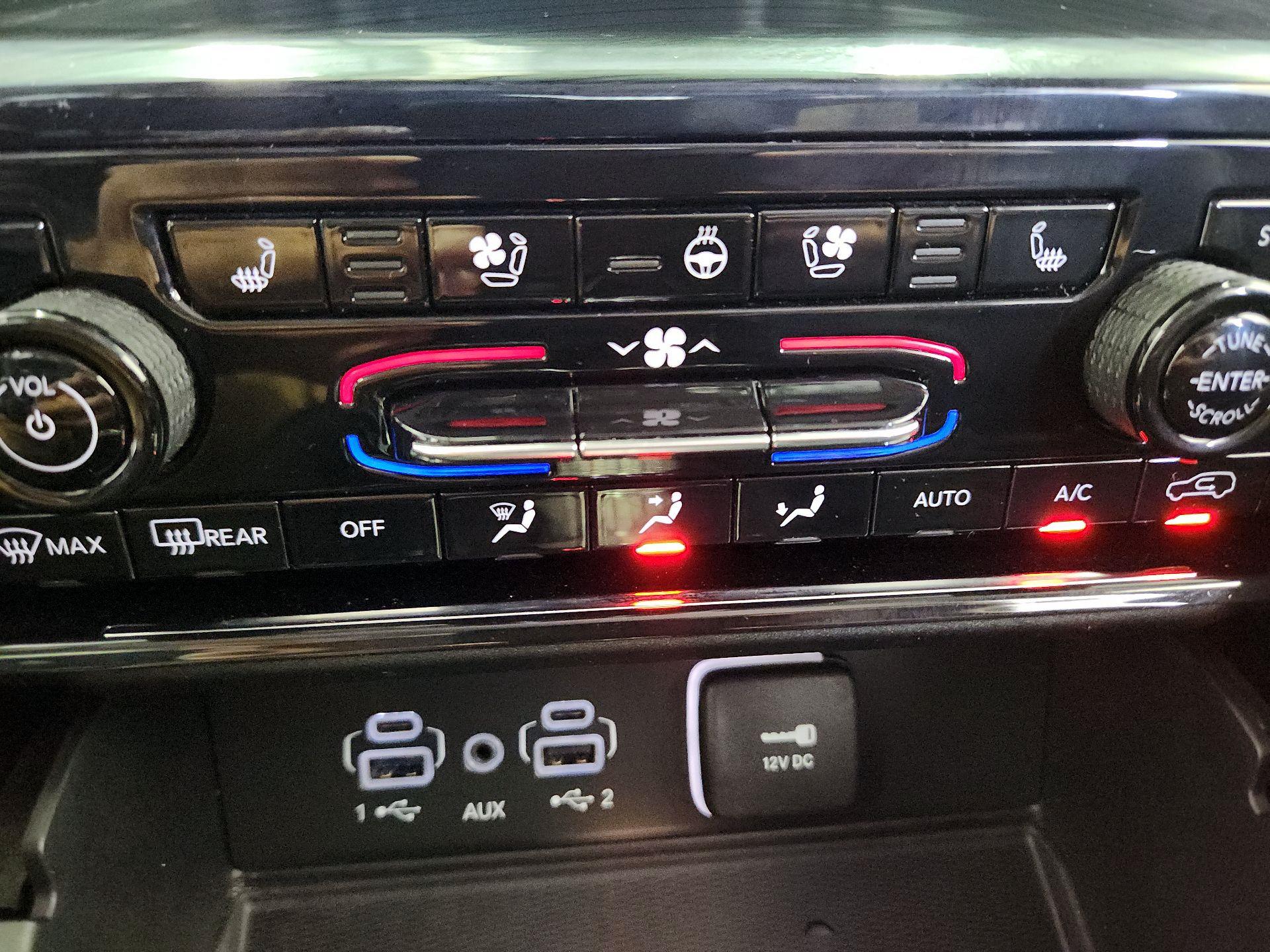 Thumbnail: 2023 Jeep Grand Cherokee - 16