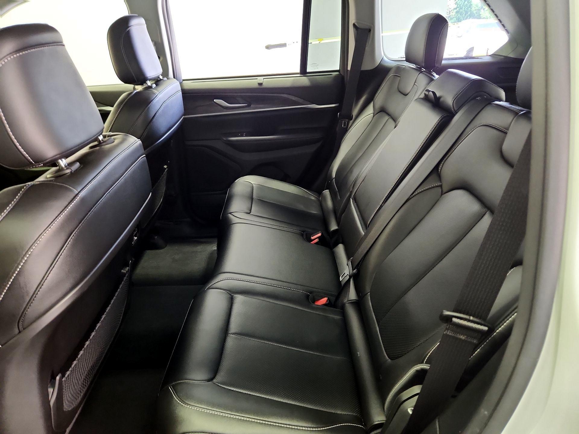 Thumbnail: 2023 Jeep Grand Cherokee - 19