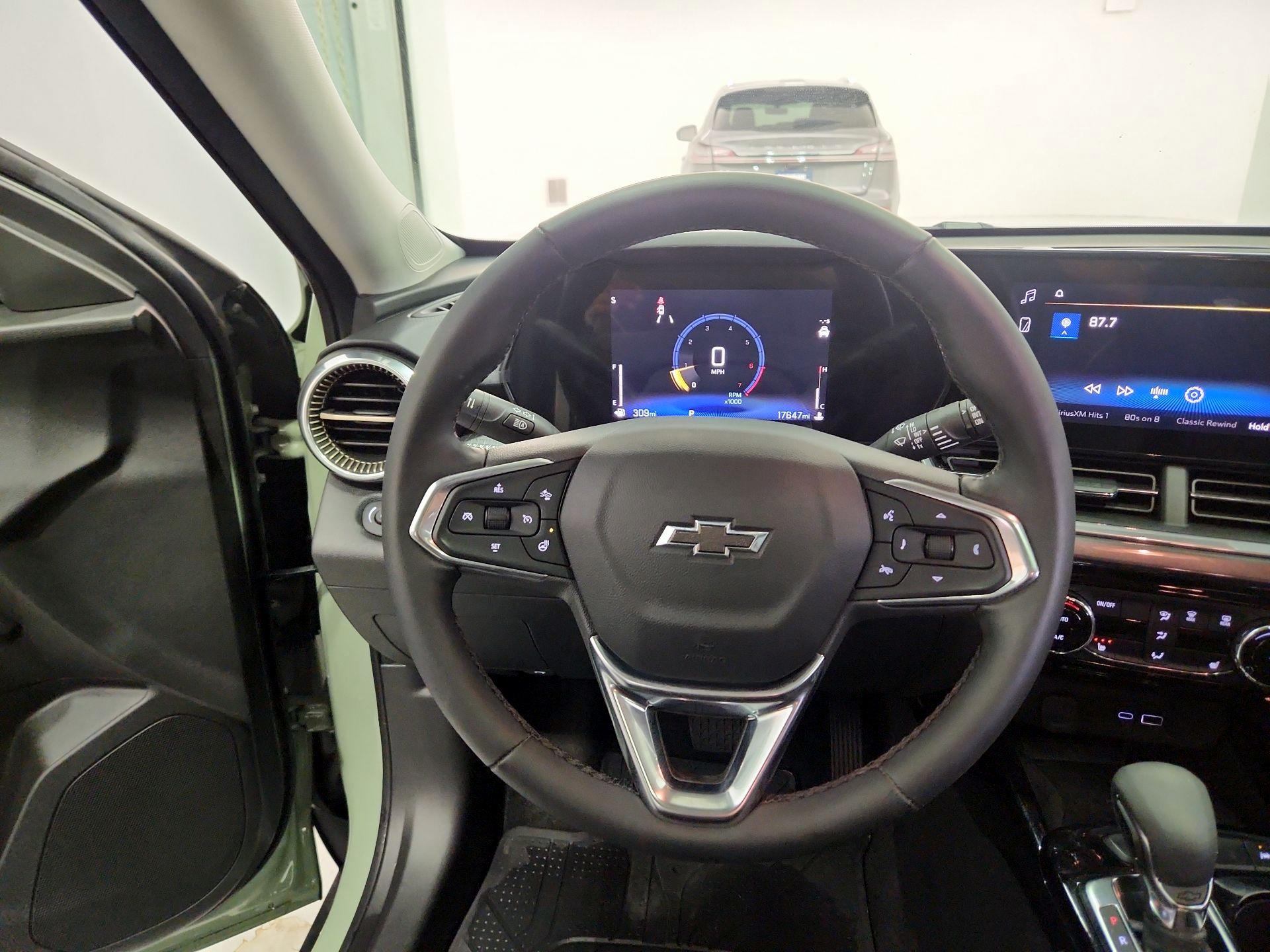 Thumbnail: 2024 Chevrolet Trax - 10