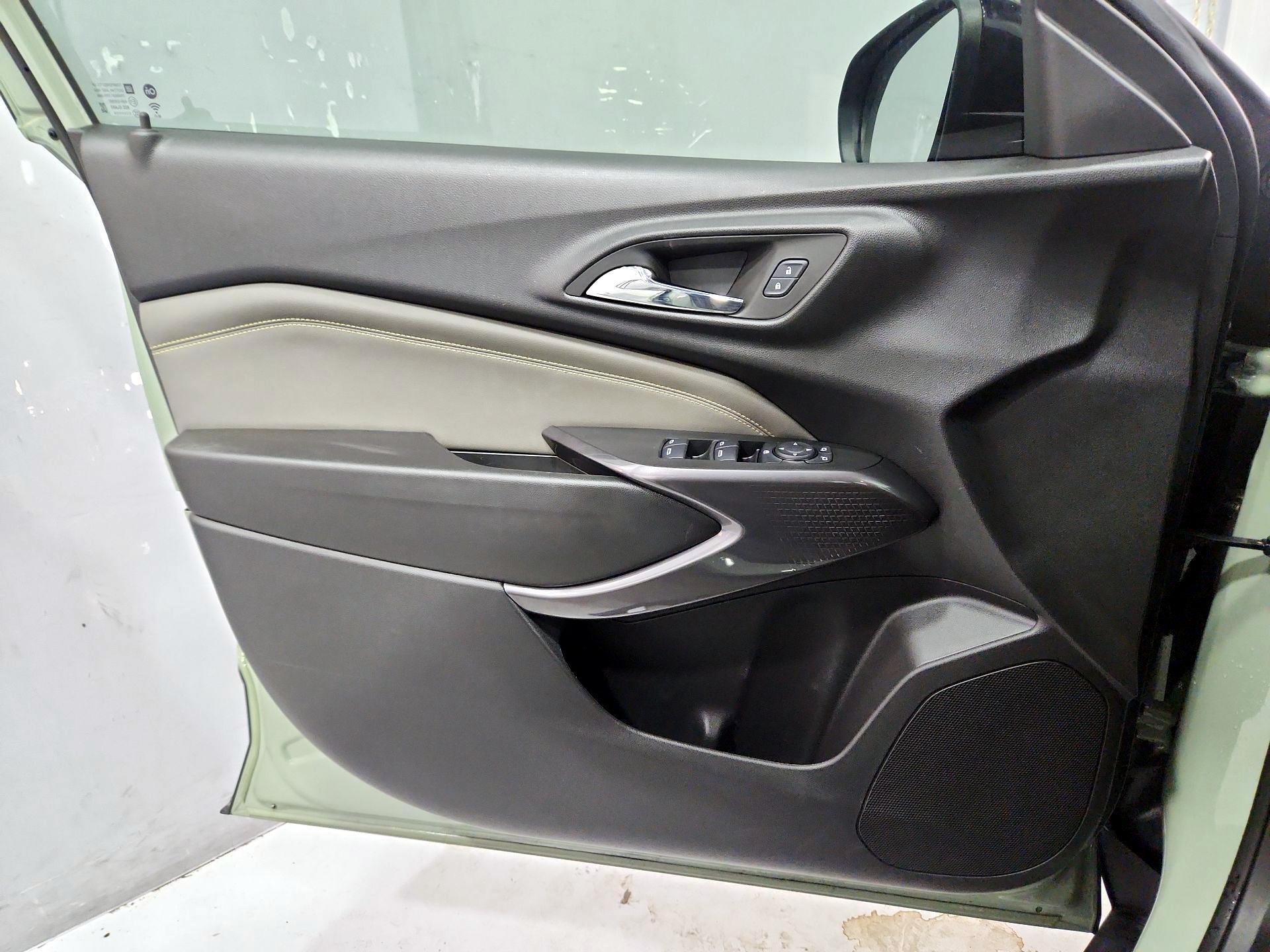 Thumbnail: 2024 Chevrolet Trax - 12