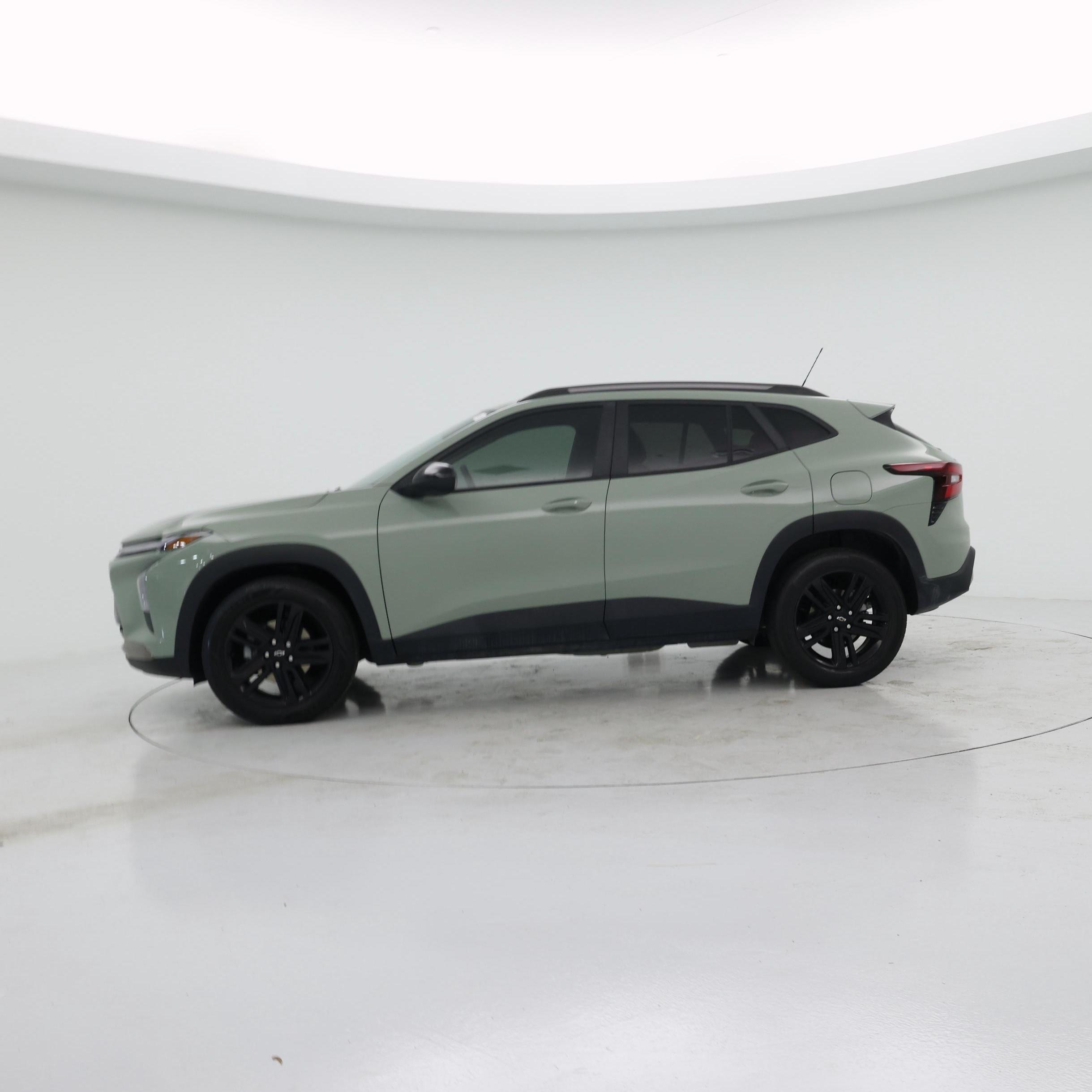 Thumbnail: 2024 Chevrolet Trax - 3