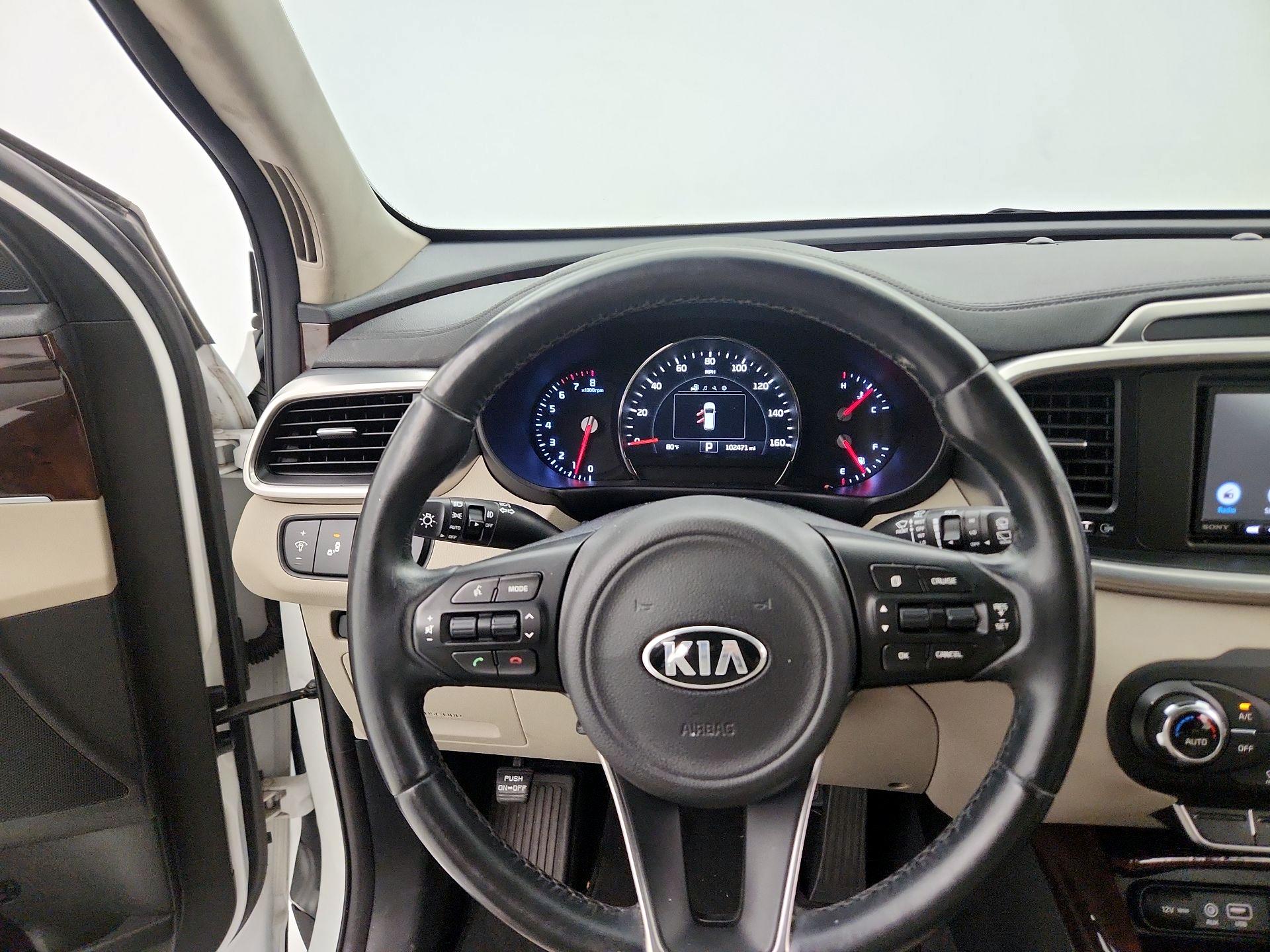 Thumbnail: 2016 Kia Sorento - 10