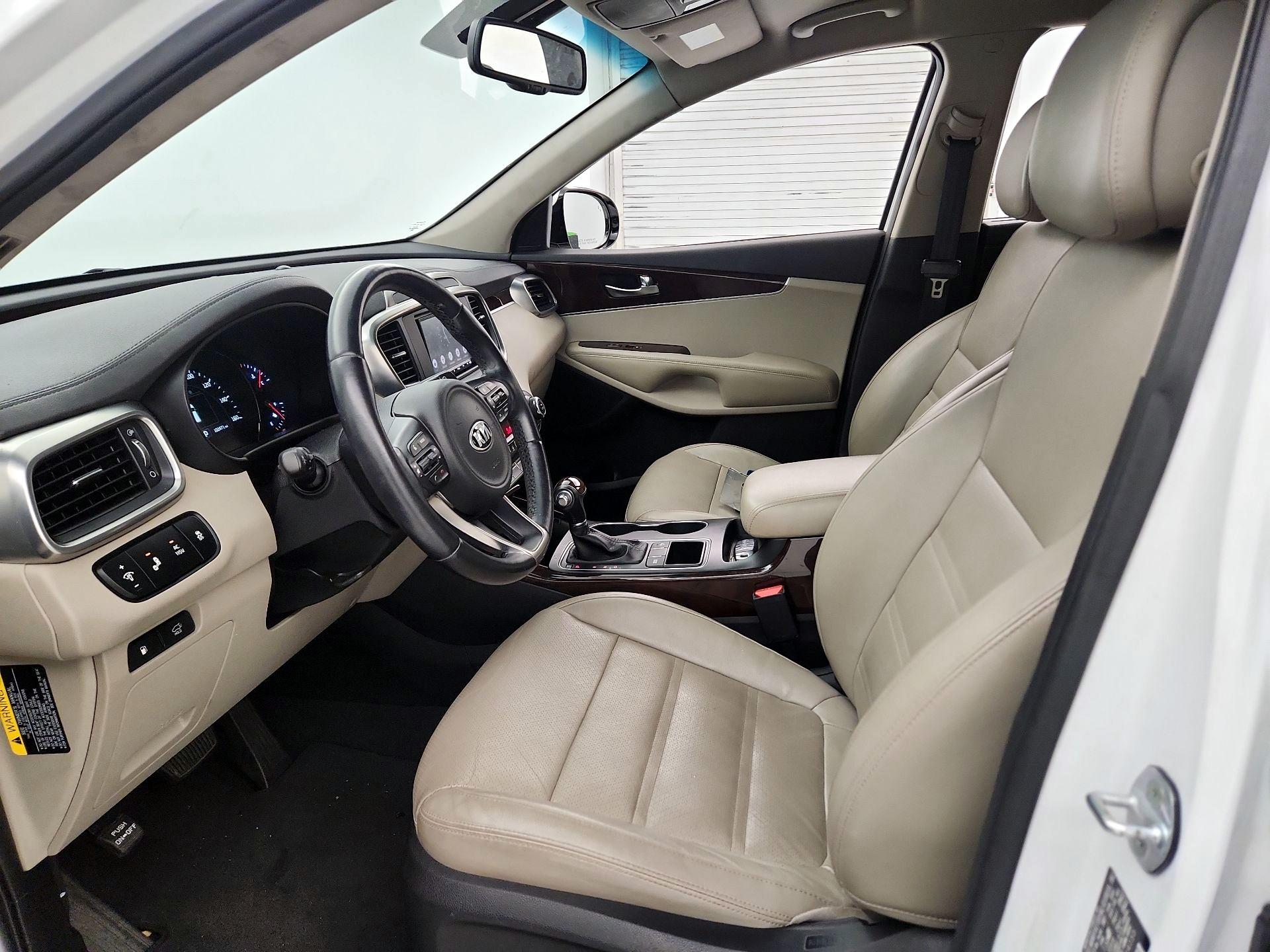 Thumbnail: 2016 Kia Sorento - 11