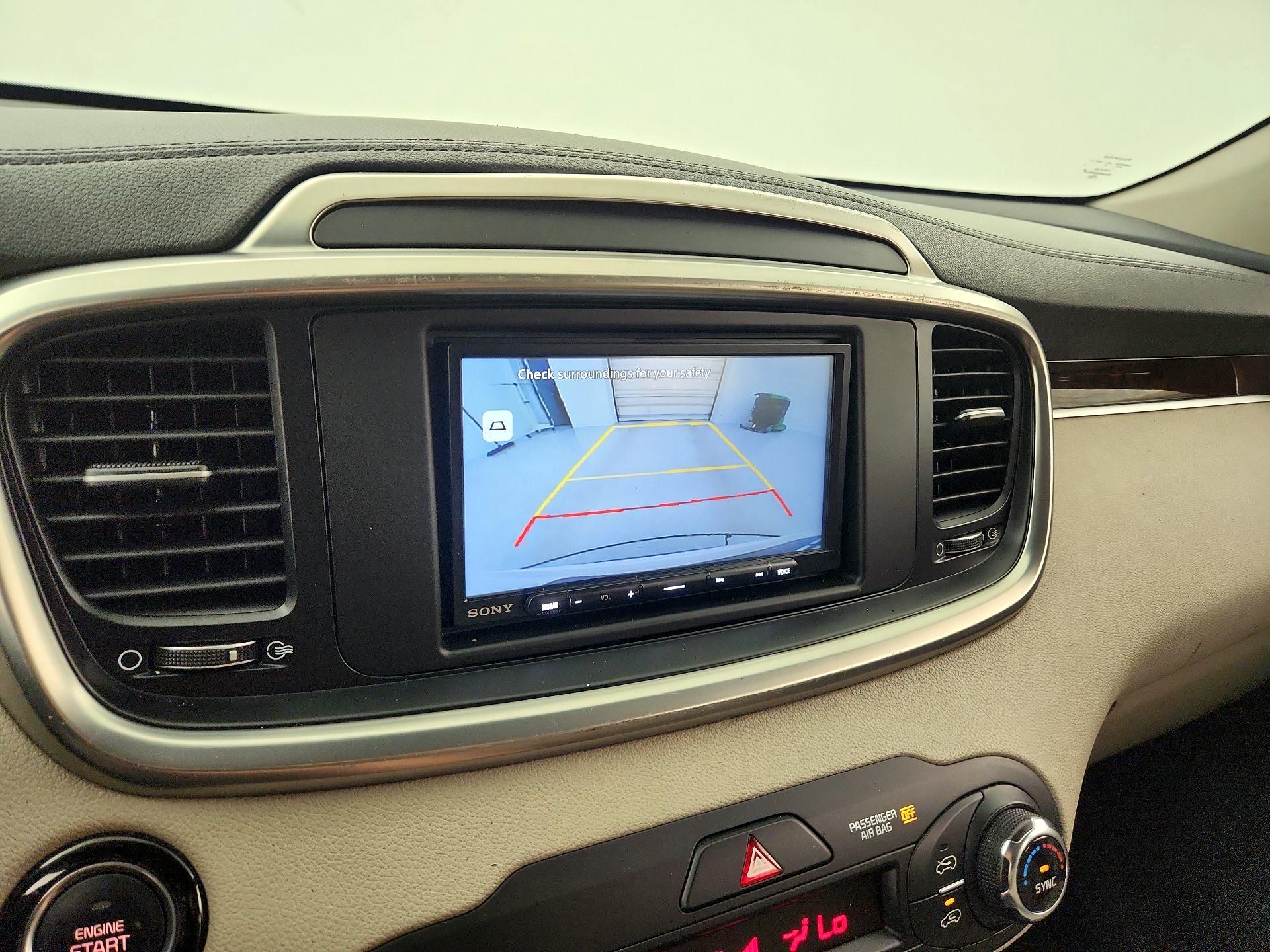 Thumbnail: 2016 Kia Sorento - 14