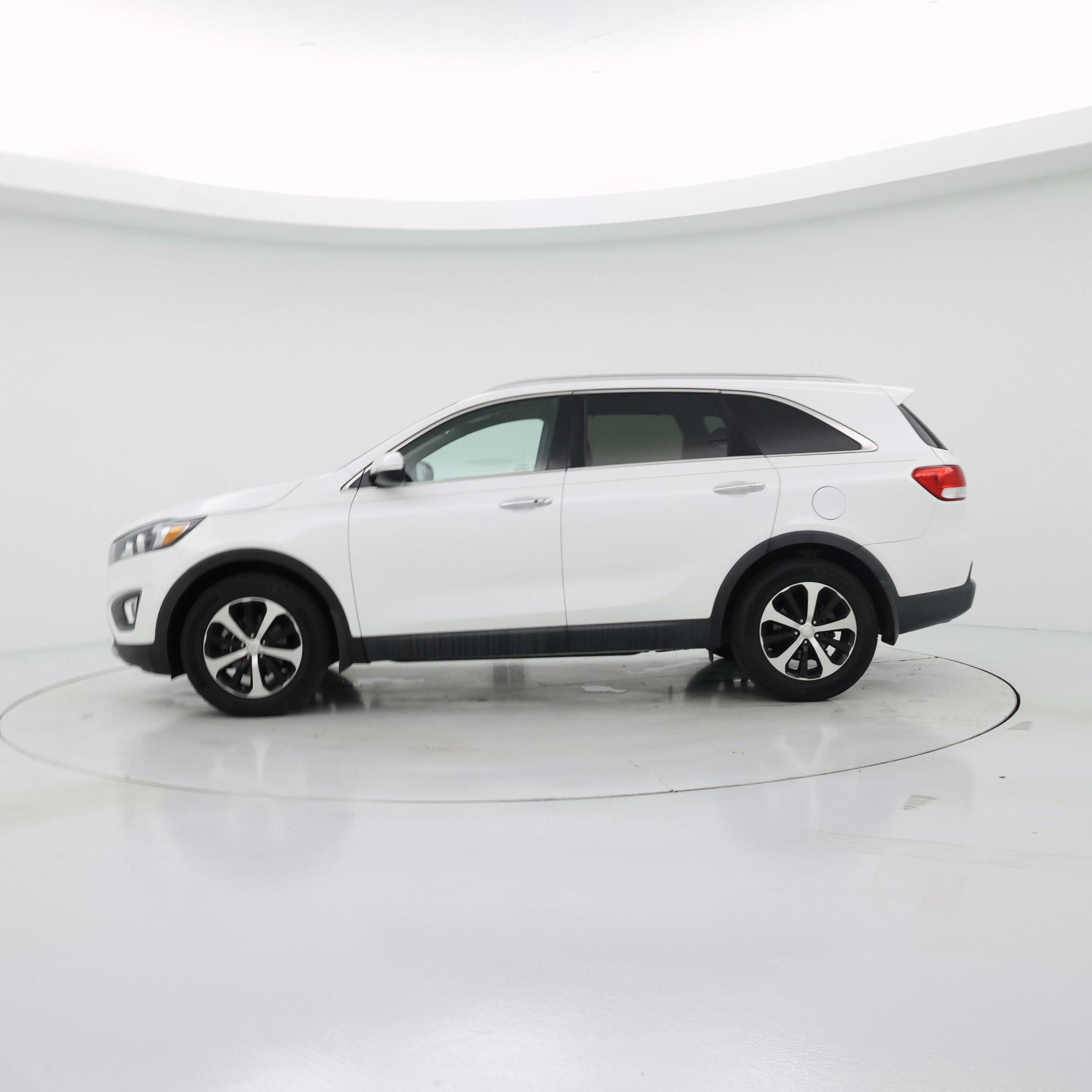 Thumbnail: 2016 Kia Sorento - 3