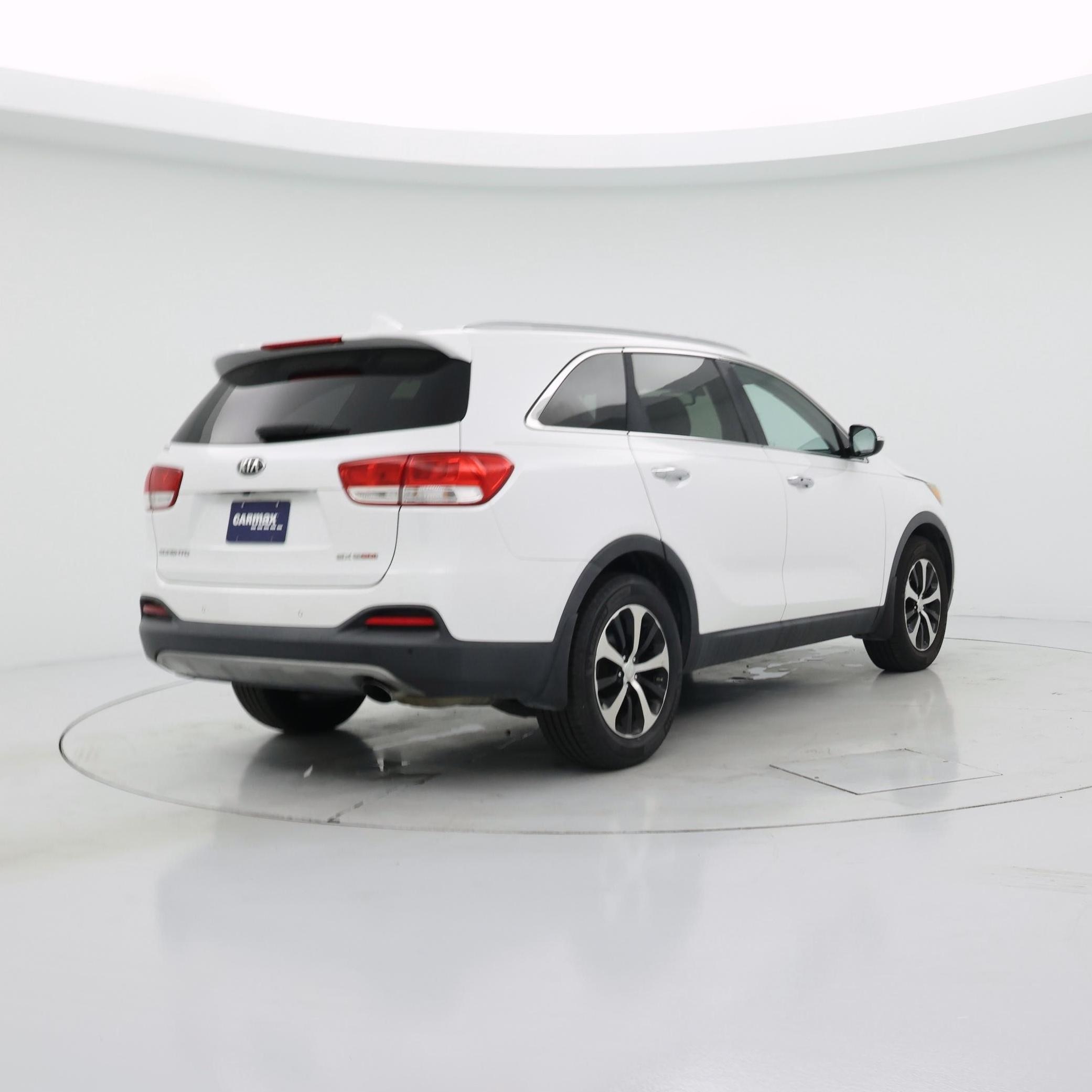 Thumbnail: 2016 Kia Sorento - 8
