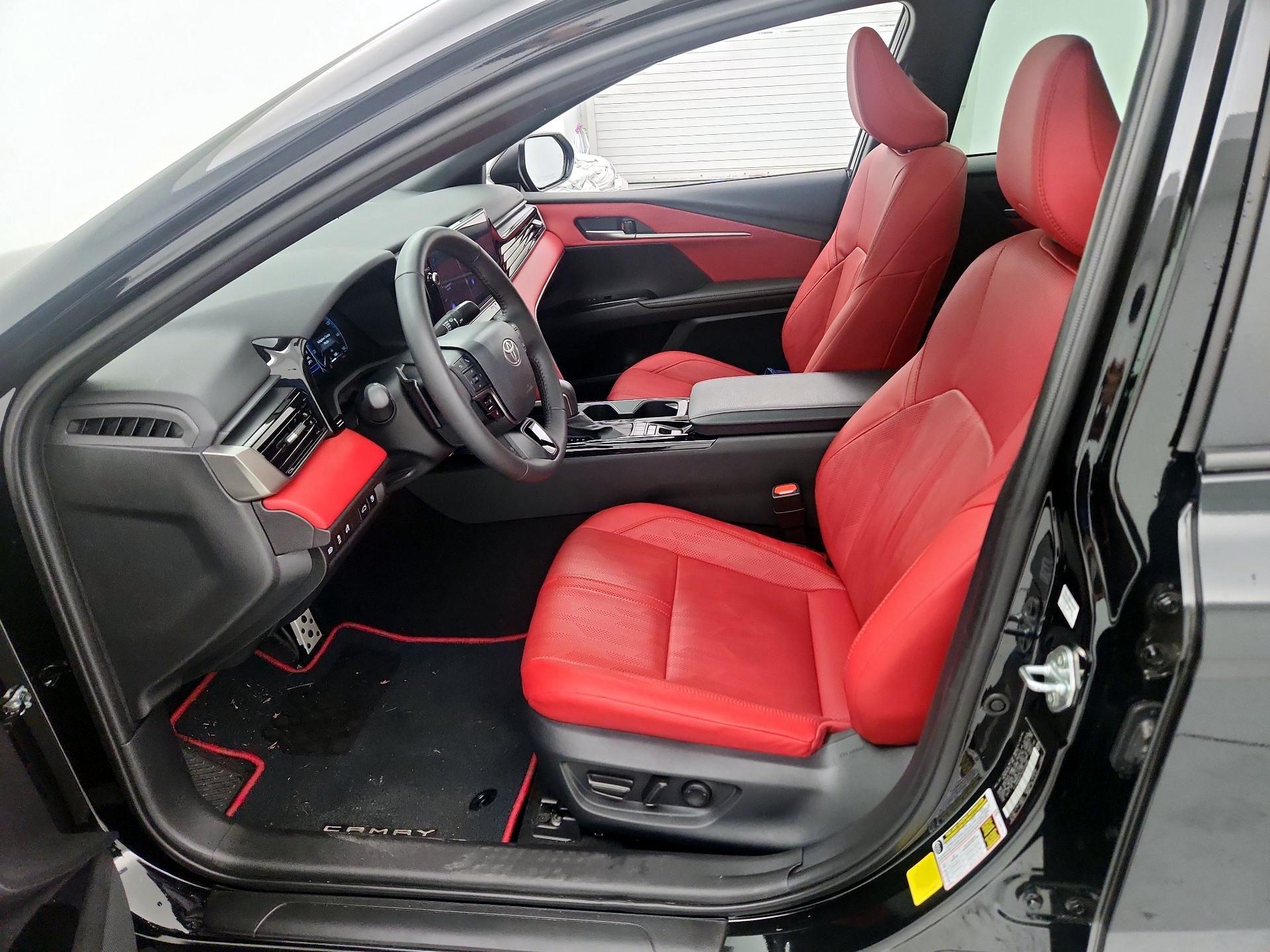 Thumbnail: 2025 Toyota Camry - 11