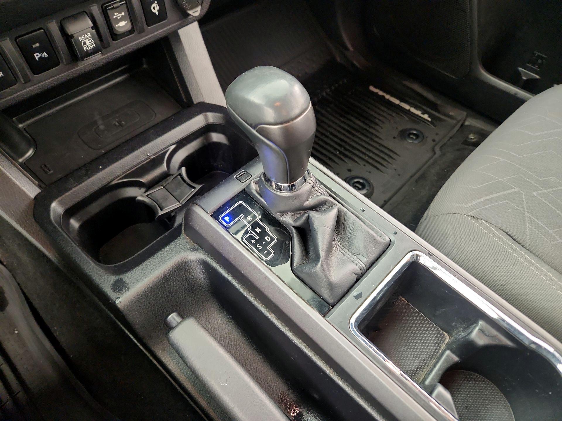 Thumbnail: 2019 Toyota Tacoma - 18