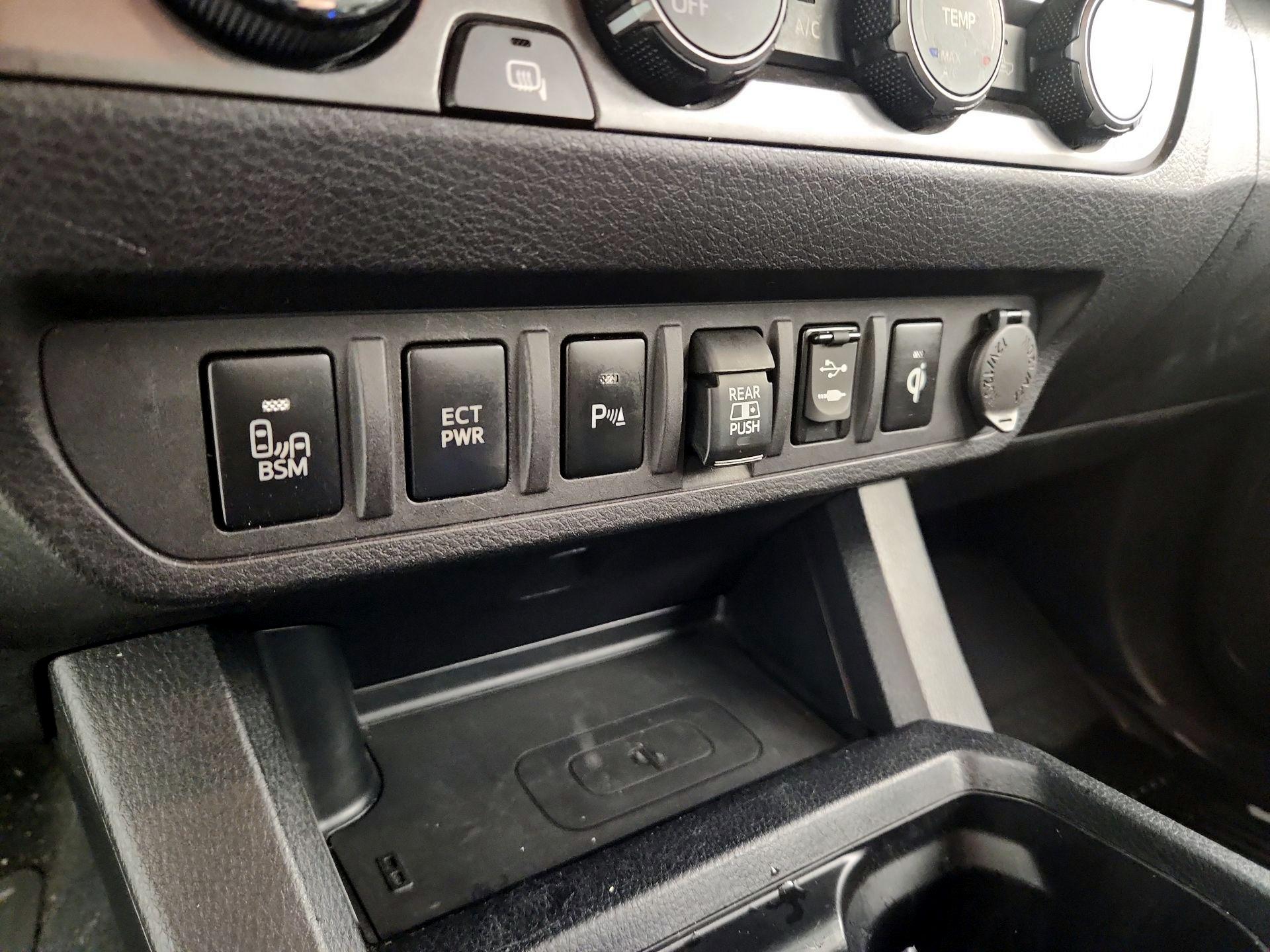 Thumbnail: 2019 Toyota Tacoma - 19