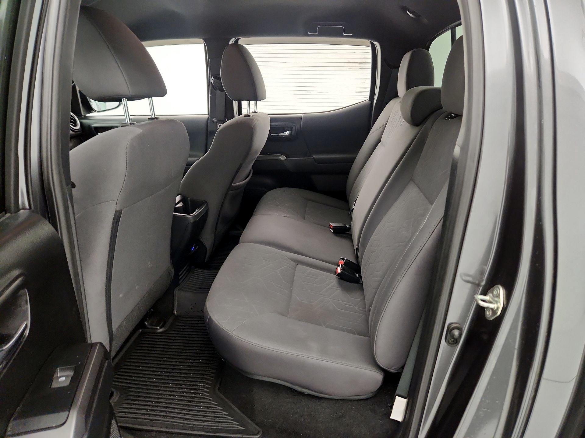 Thumbnail: 2019 Toyota Tacoma - 20