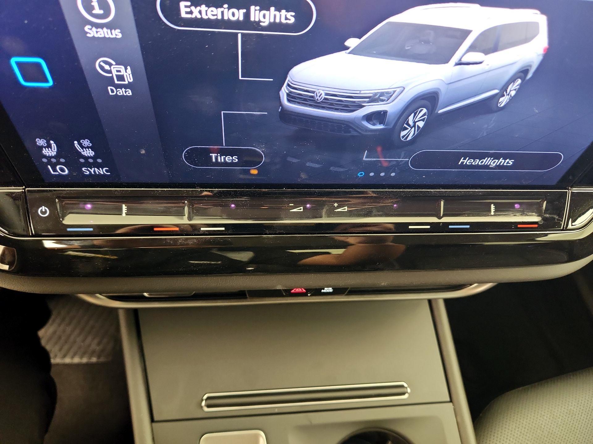 Thumbnail: 2025 Volkswagen Atlas - 16