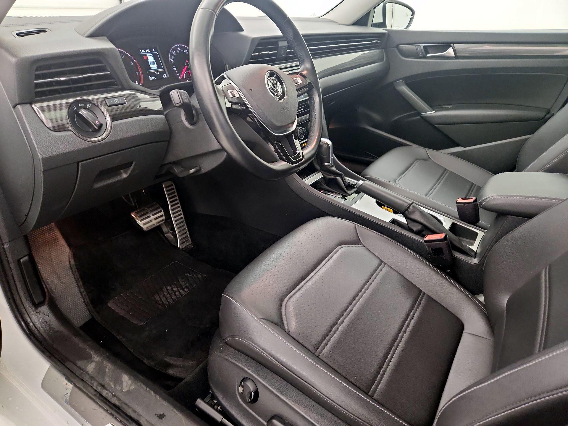 Thumbnail: 2020 Volkswagen Passat - 9