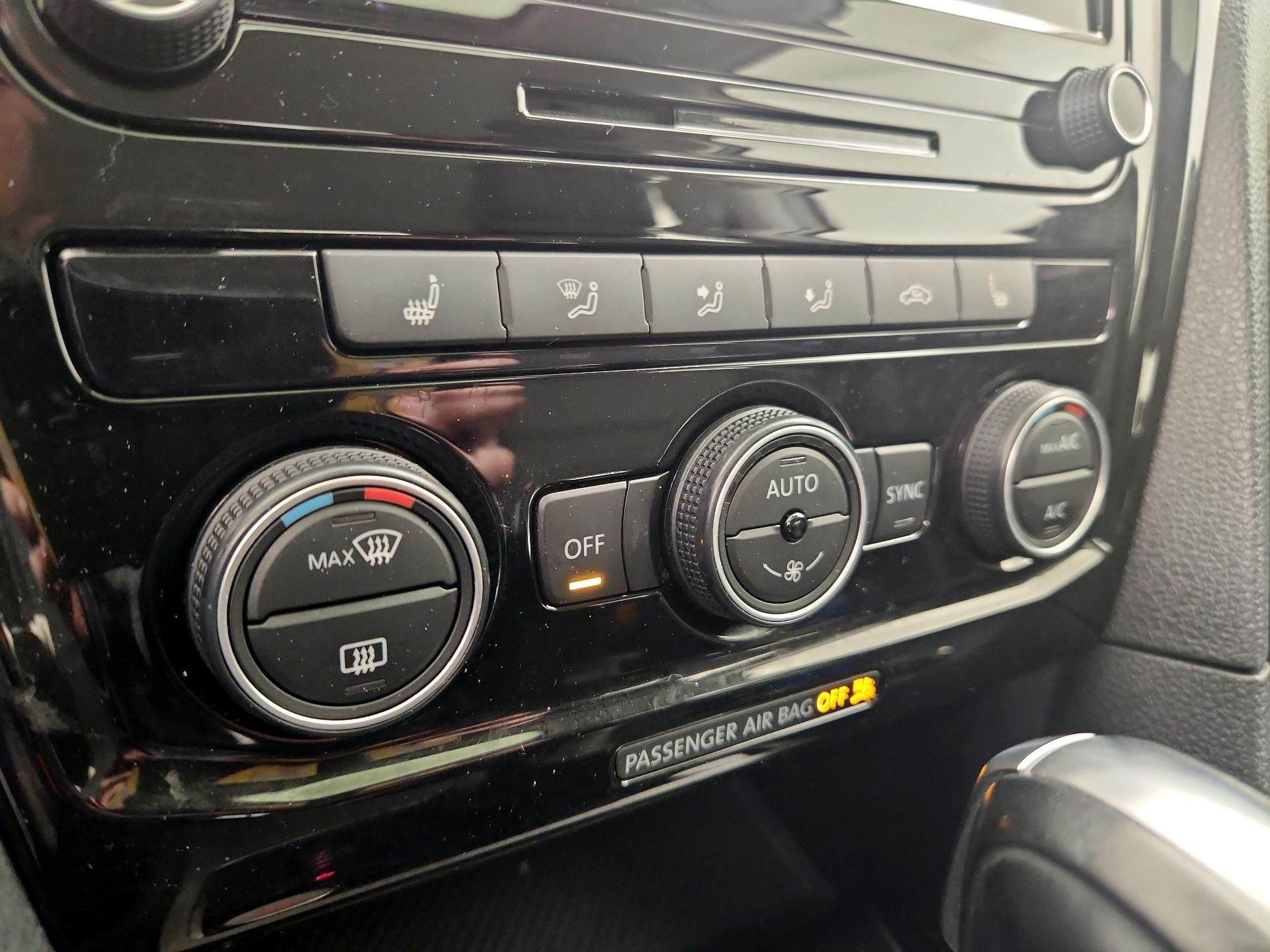 Thumbnail: 2020 Volkswagen Passat - 14