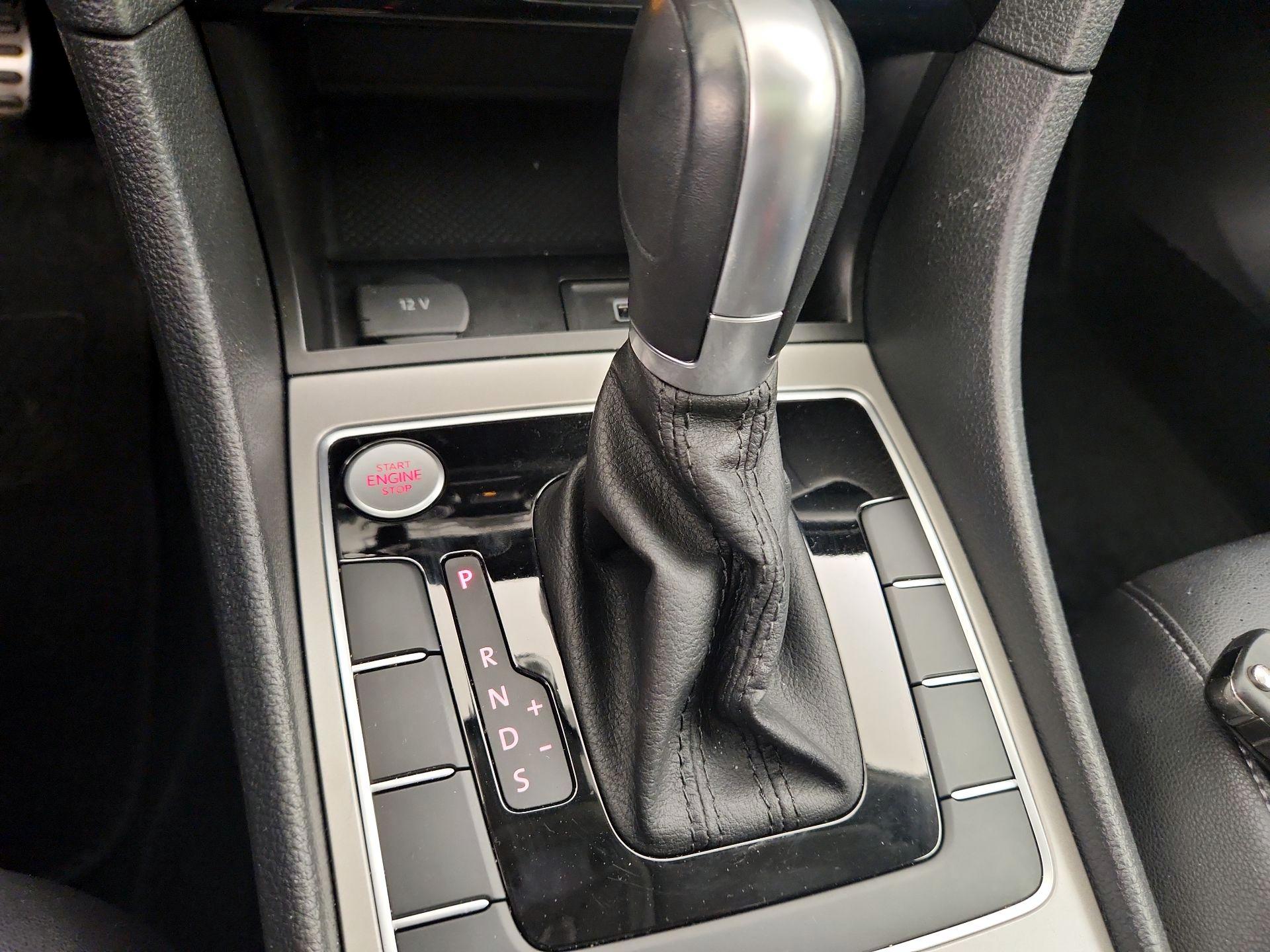 Thumbnail: 2020 Volkswagen Passat - 15